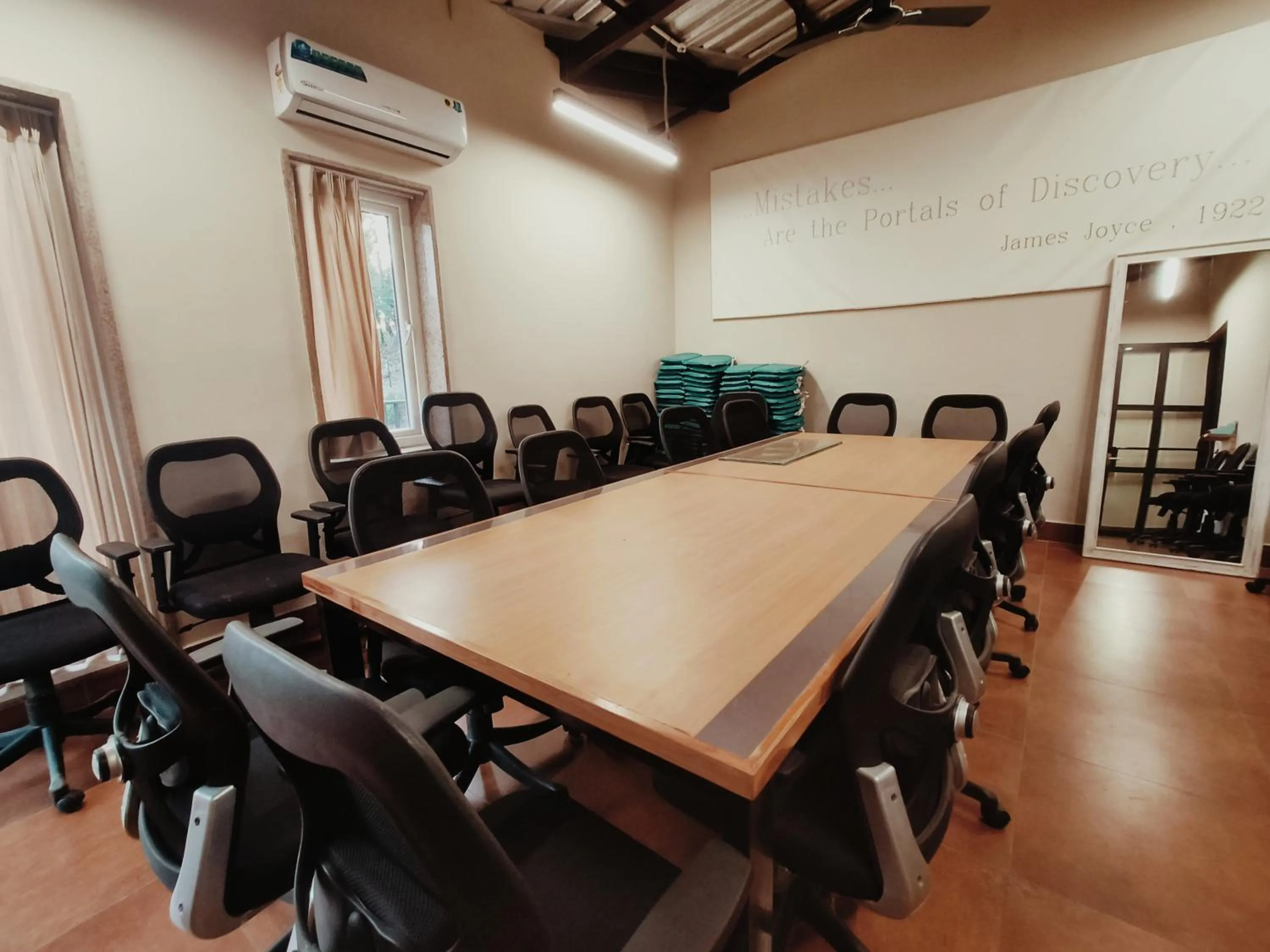 Meeting/conference room in Ataraxia Crestmont Resort & Spa