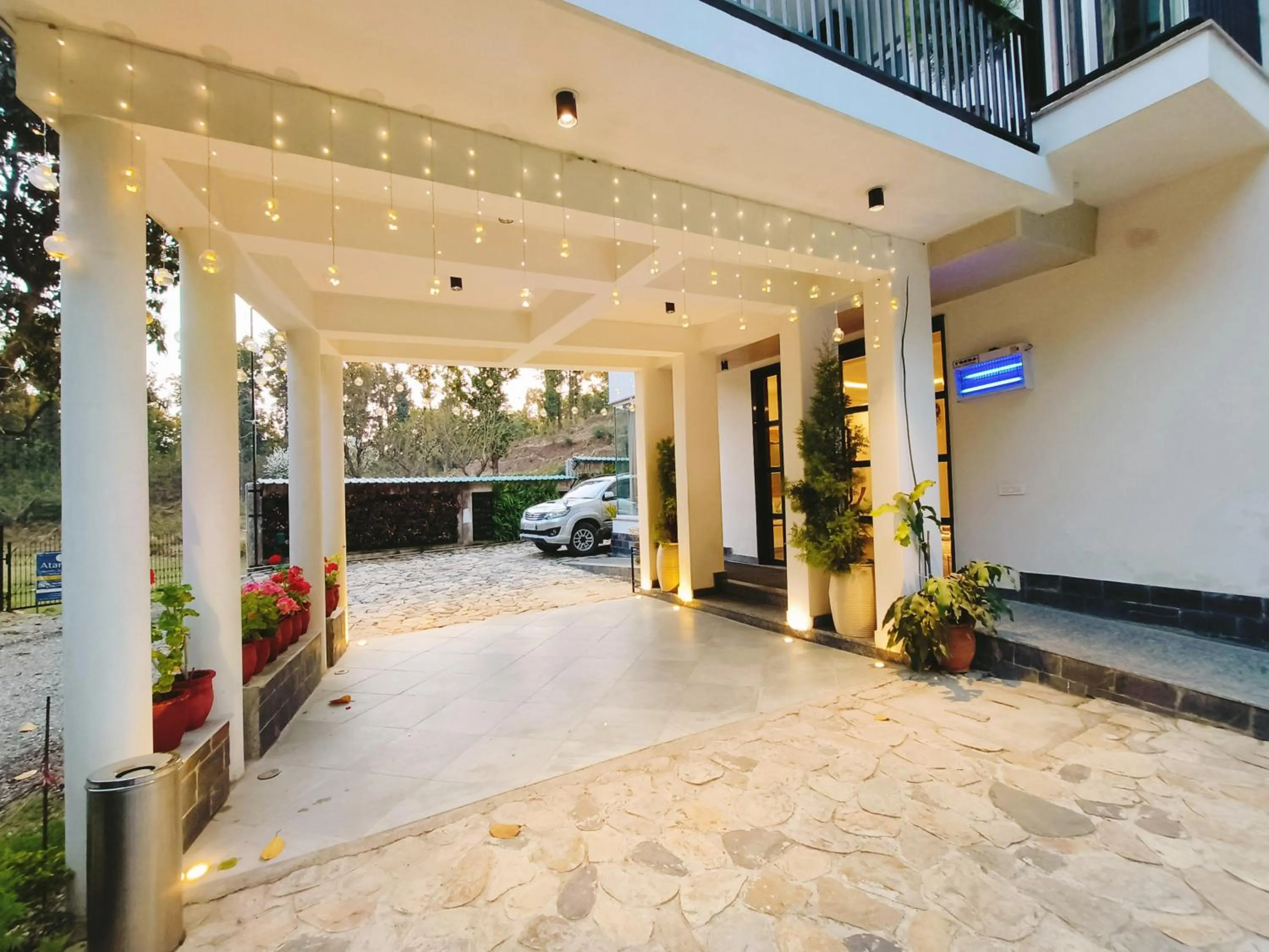 Facade/entrance in Ataraxia Crestmont Resort & Spa