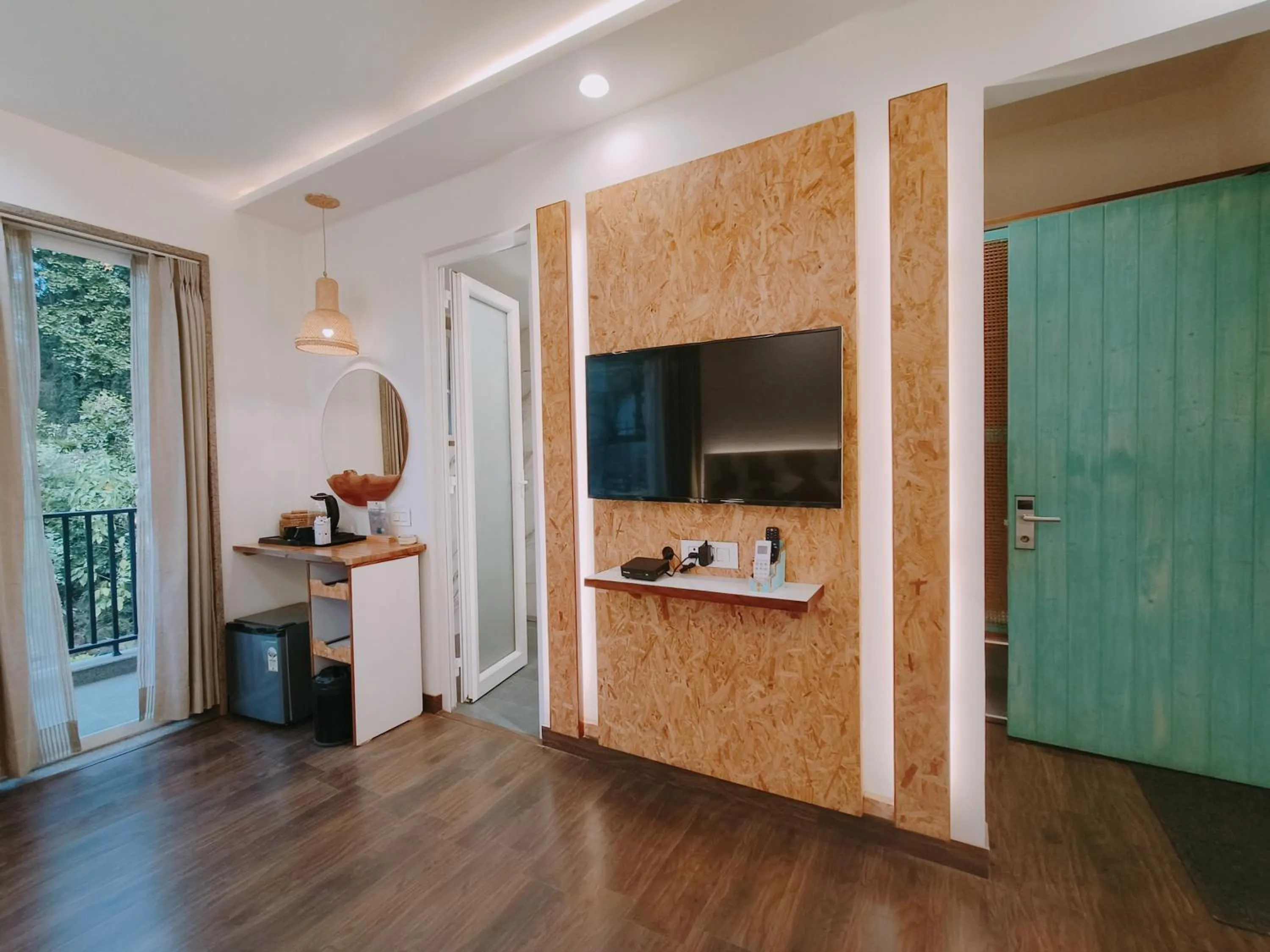 TV and multimedia in Ataraxia Crestmont Resort & Spa