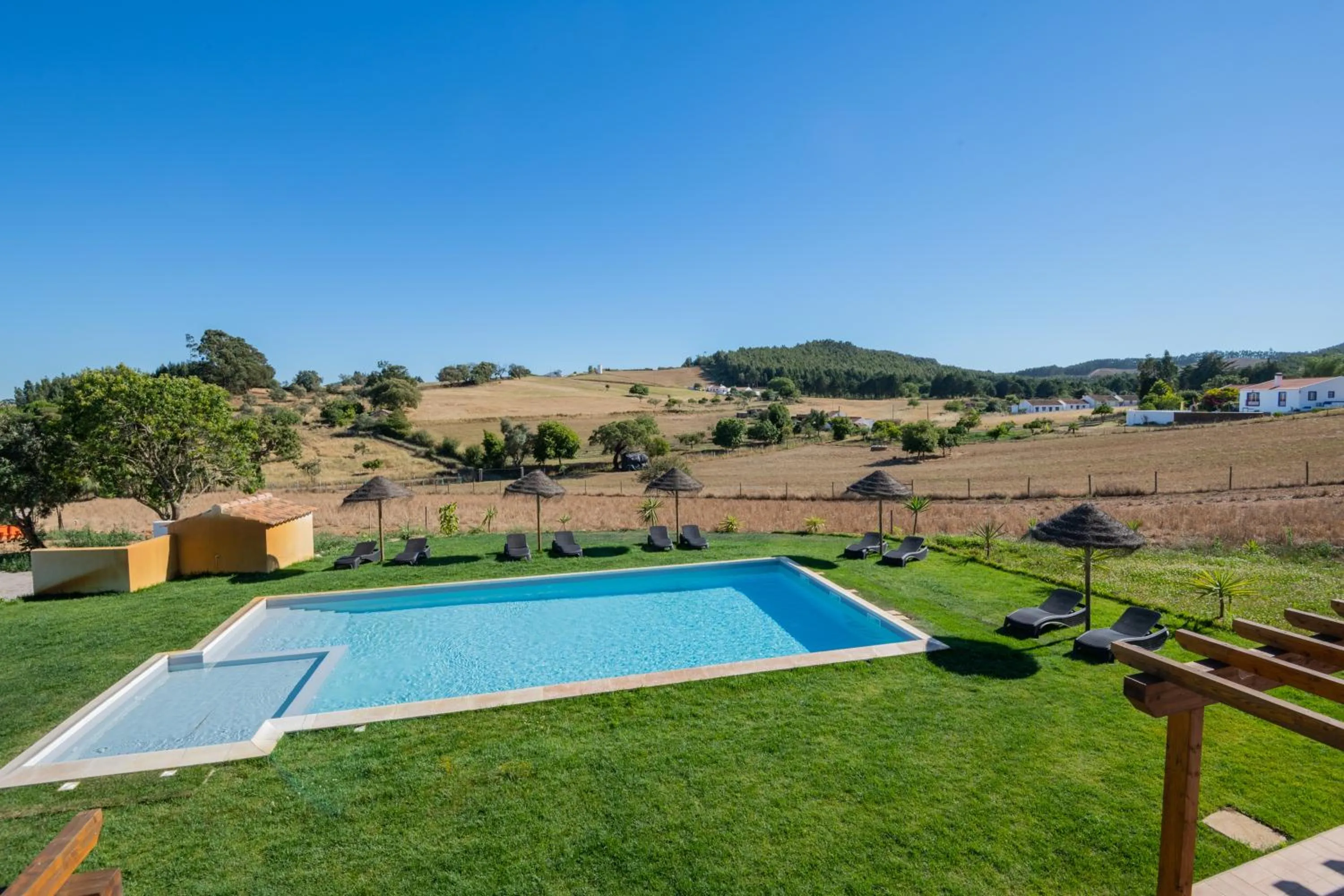 Pool view in Ares do Monte - Turismo Rural
