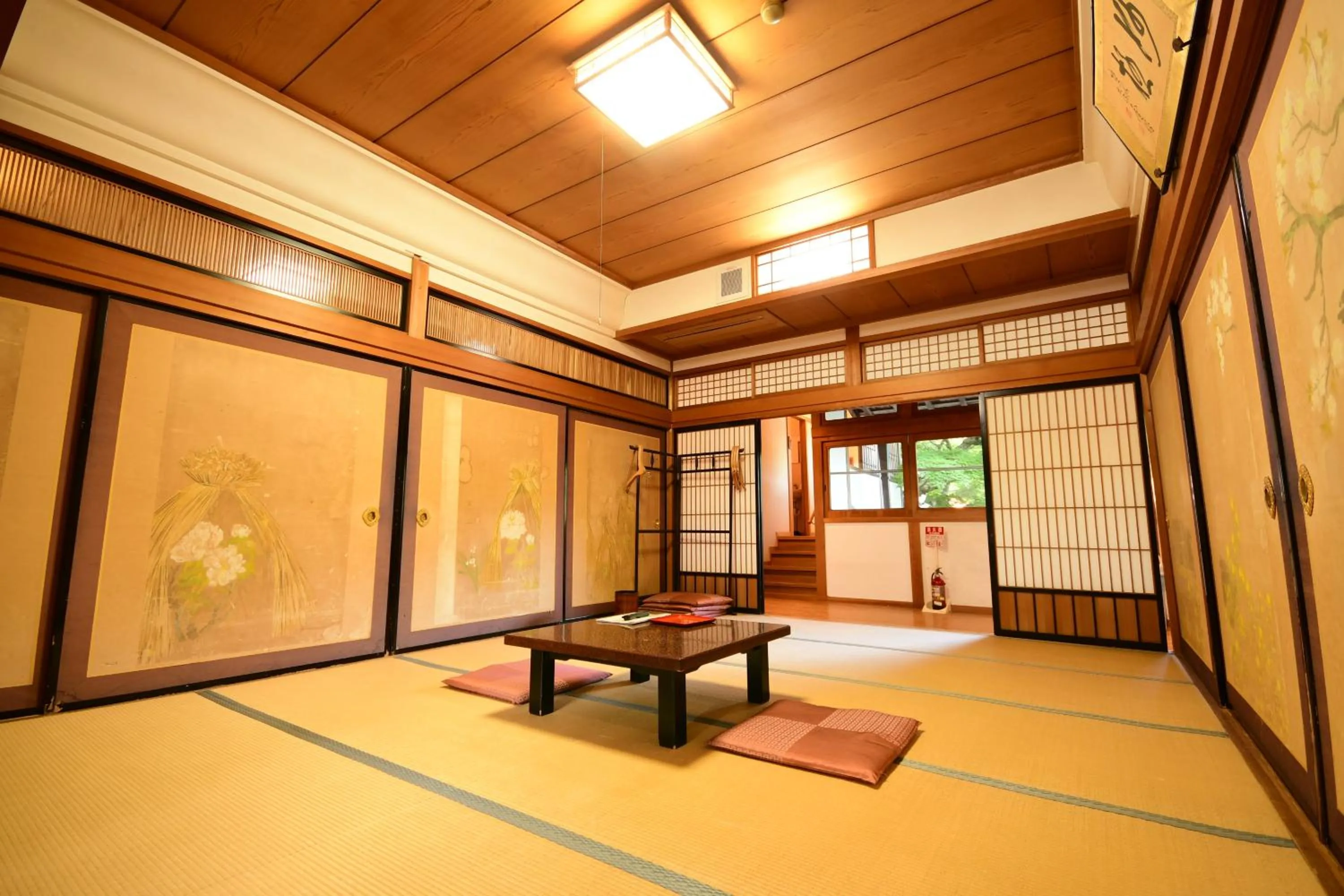 Photo of the whole room in Koyasan Shukubo Fugenin