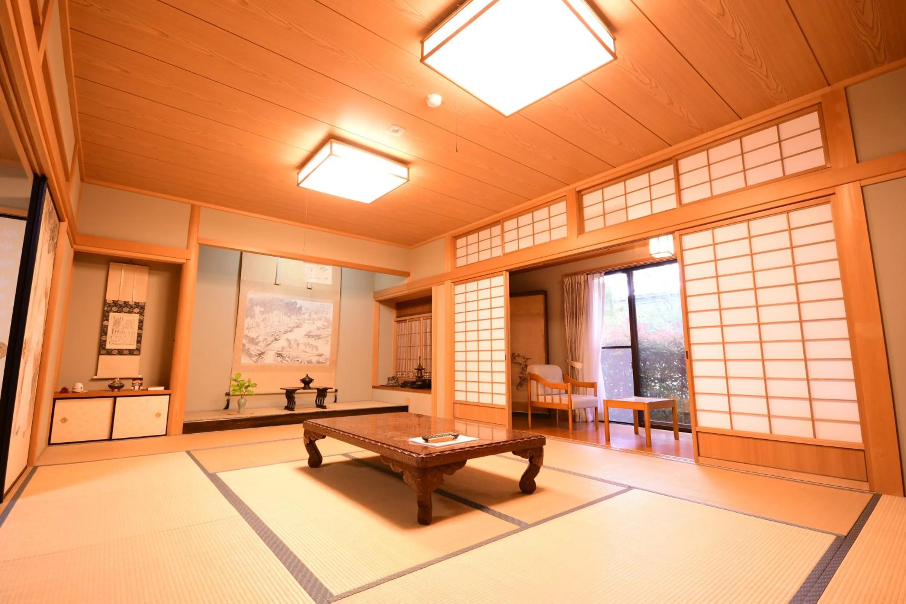 Photo of the whole room in Koyasan Shukubo Fugenin