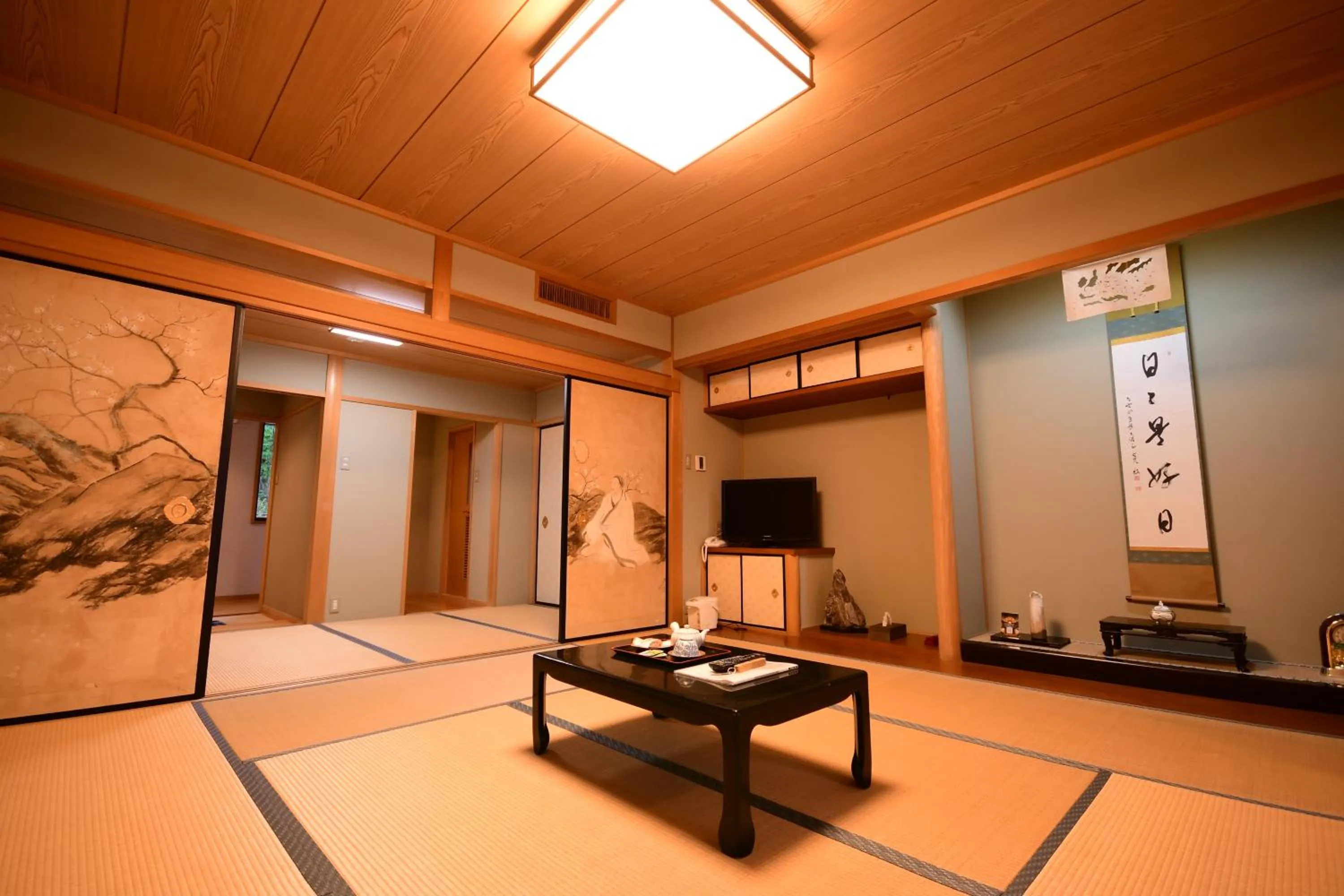 Photo of the whole room in Koyasan Shukubo Fugenin