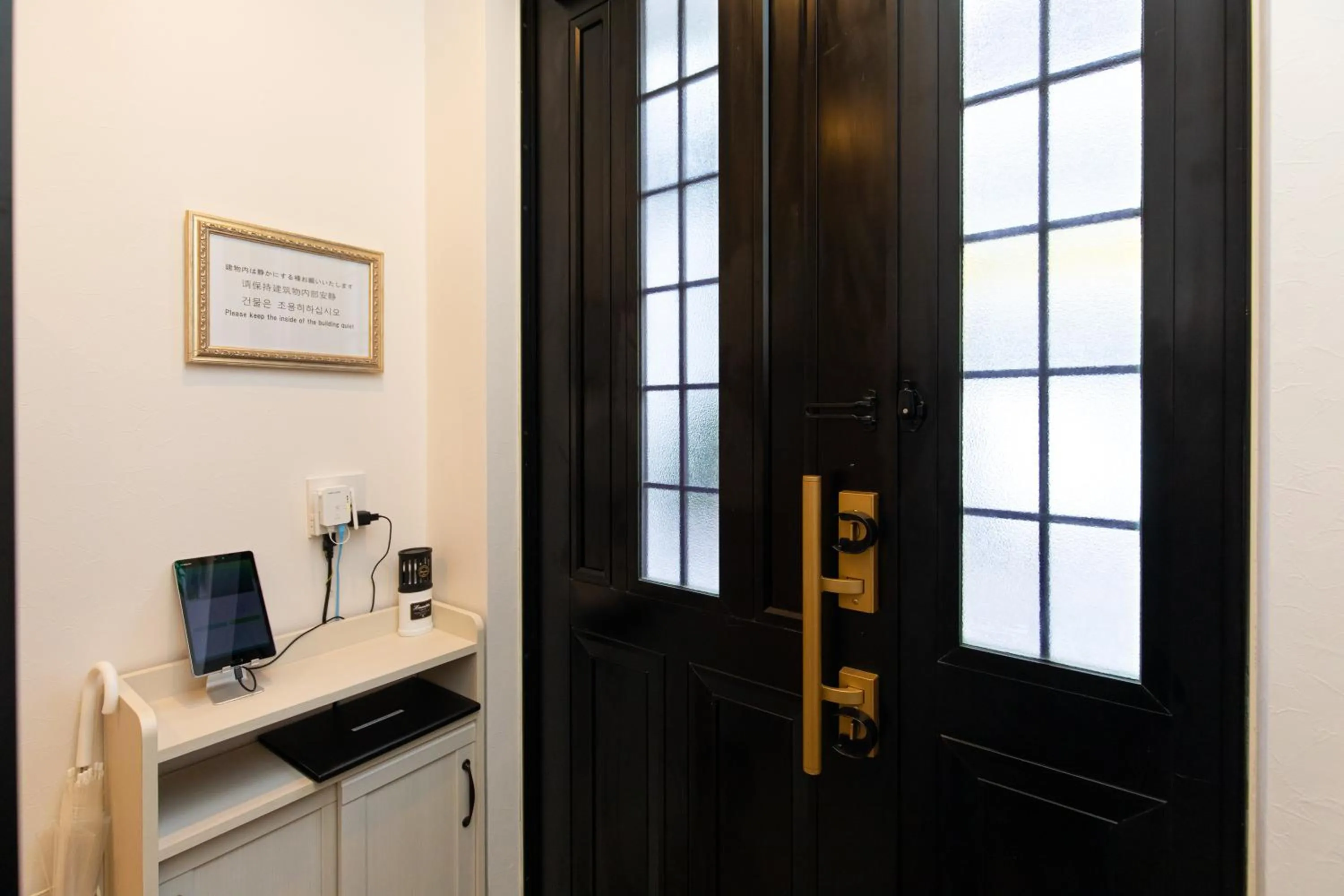 Facade/entrance in Villa Roppongi