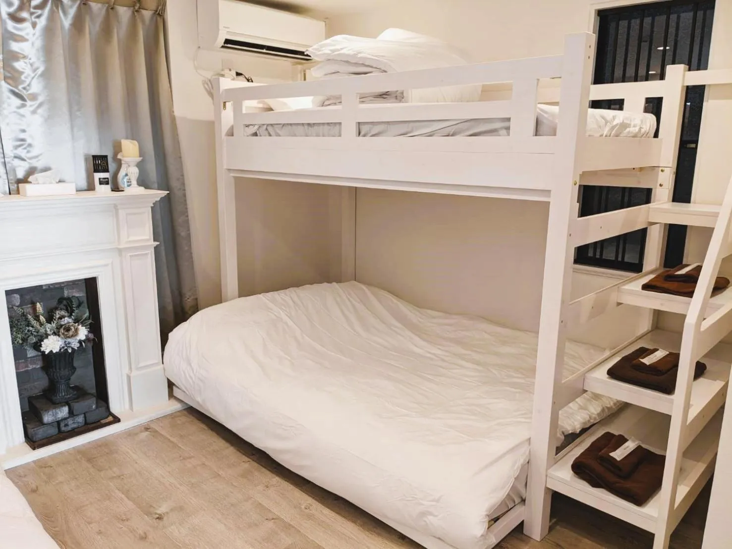 bunk bed, Bed in Villa Roppongi