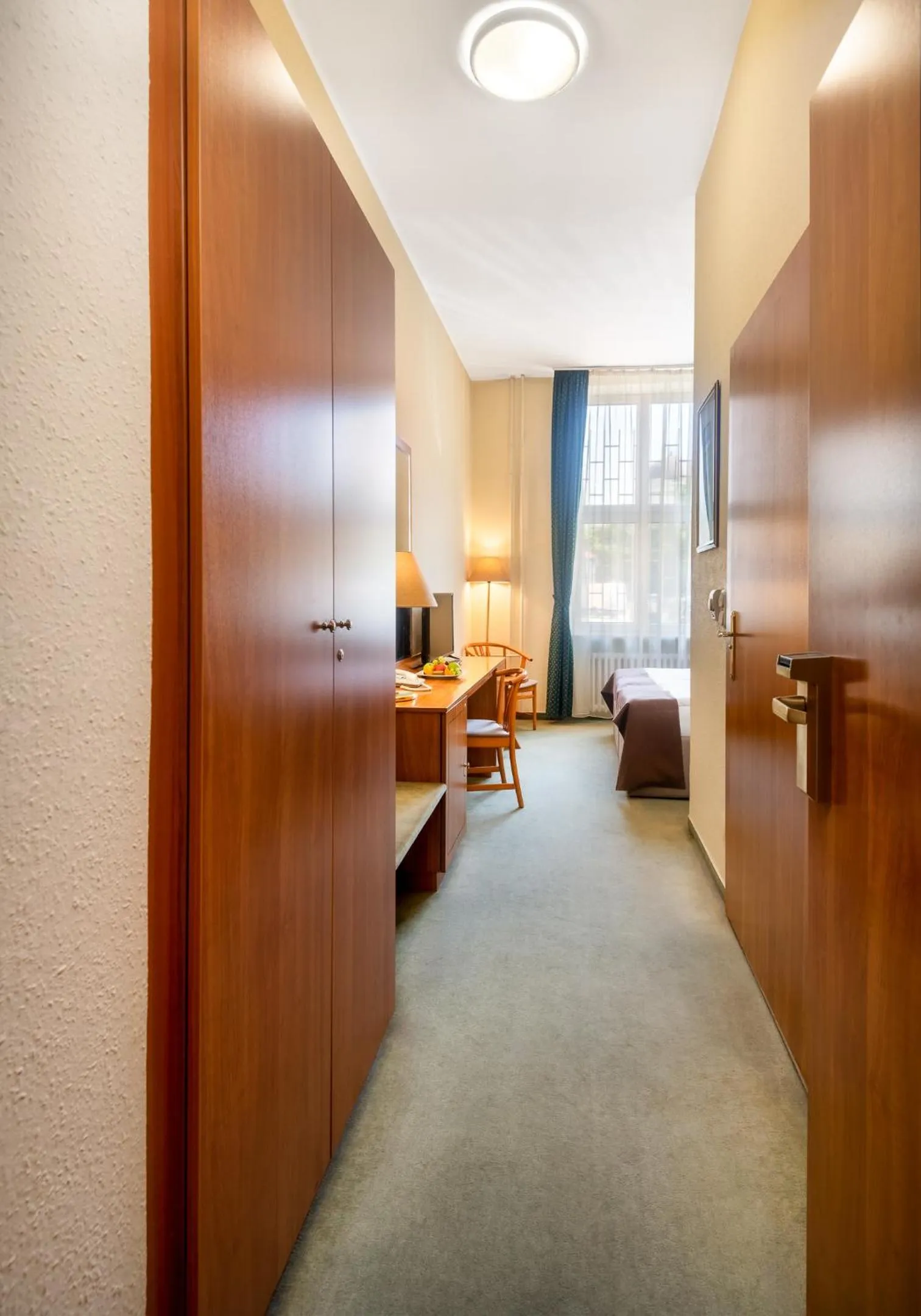 Bedroom, Bed in Hotel Millennium