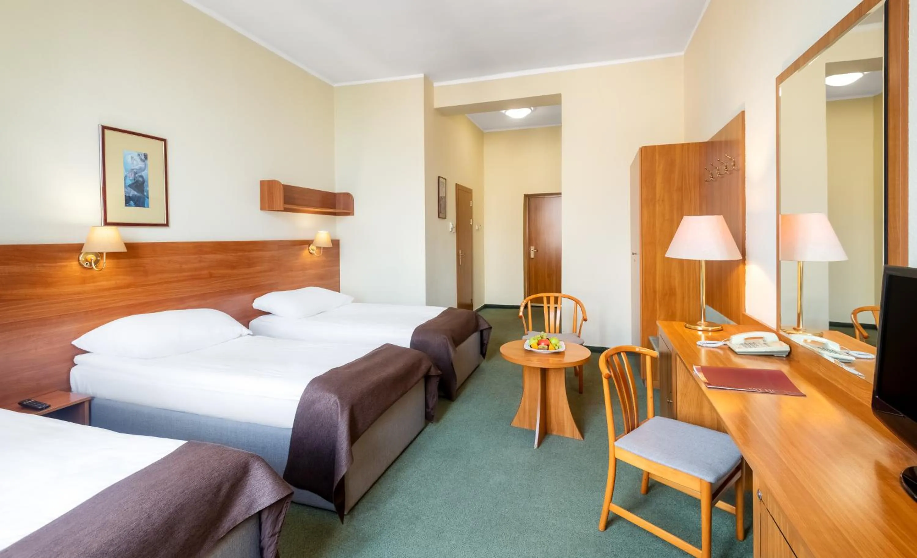 Bedroom, Bed in Hotel Millennium