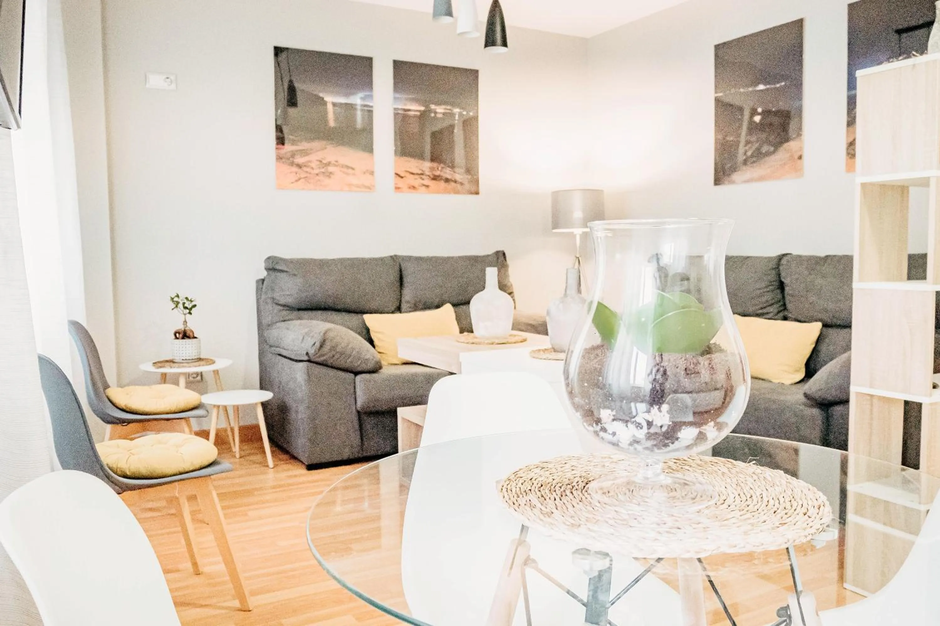 Communal lounge/ TV room in HOTEL MAREA