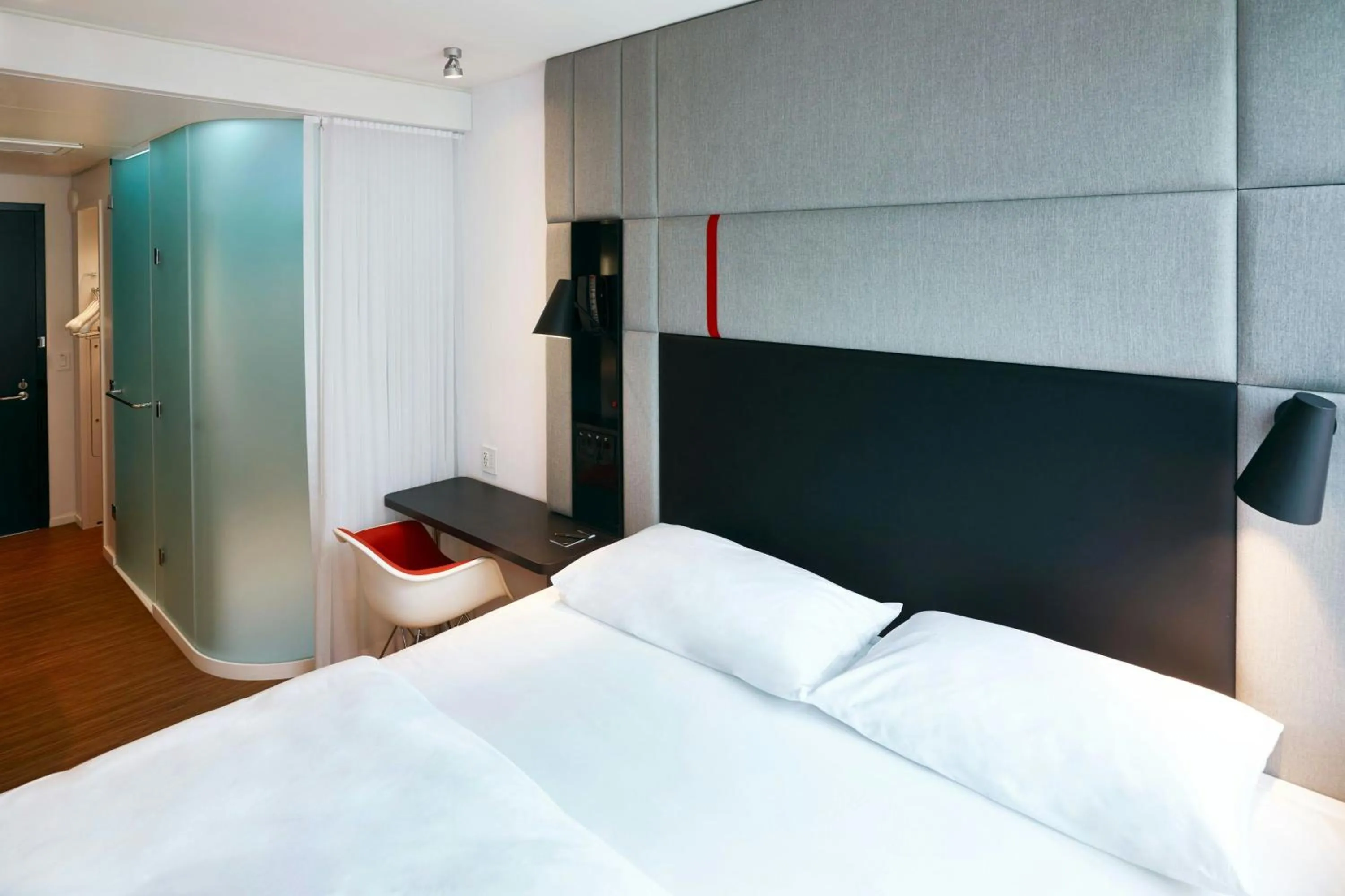 Bedroom, Bed in citizenM Miami Brickell