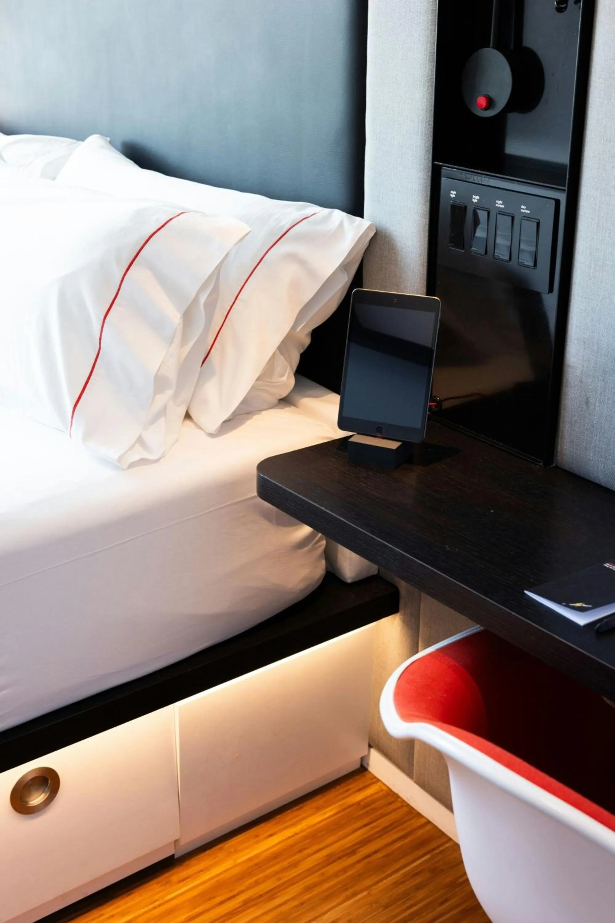 Bedroom, Bed in citizenM Miami Brickell