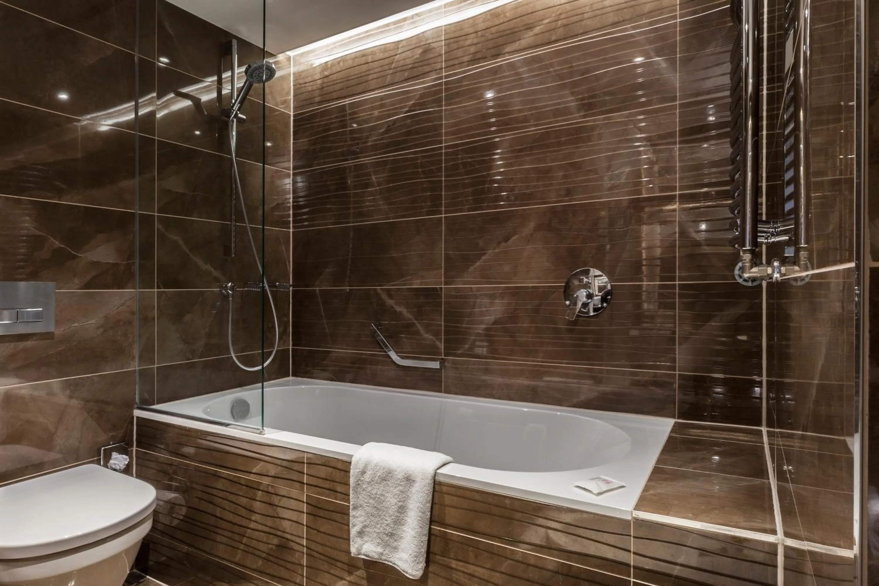 Bathroom in Radisson Blu Béke Hotel, Budapest