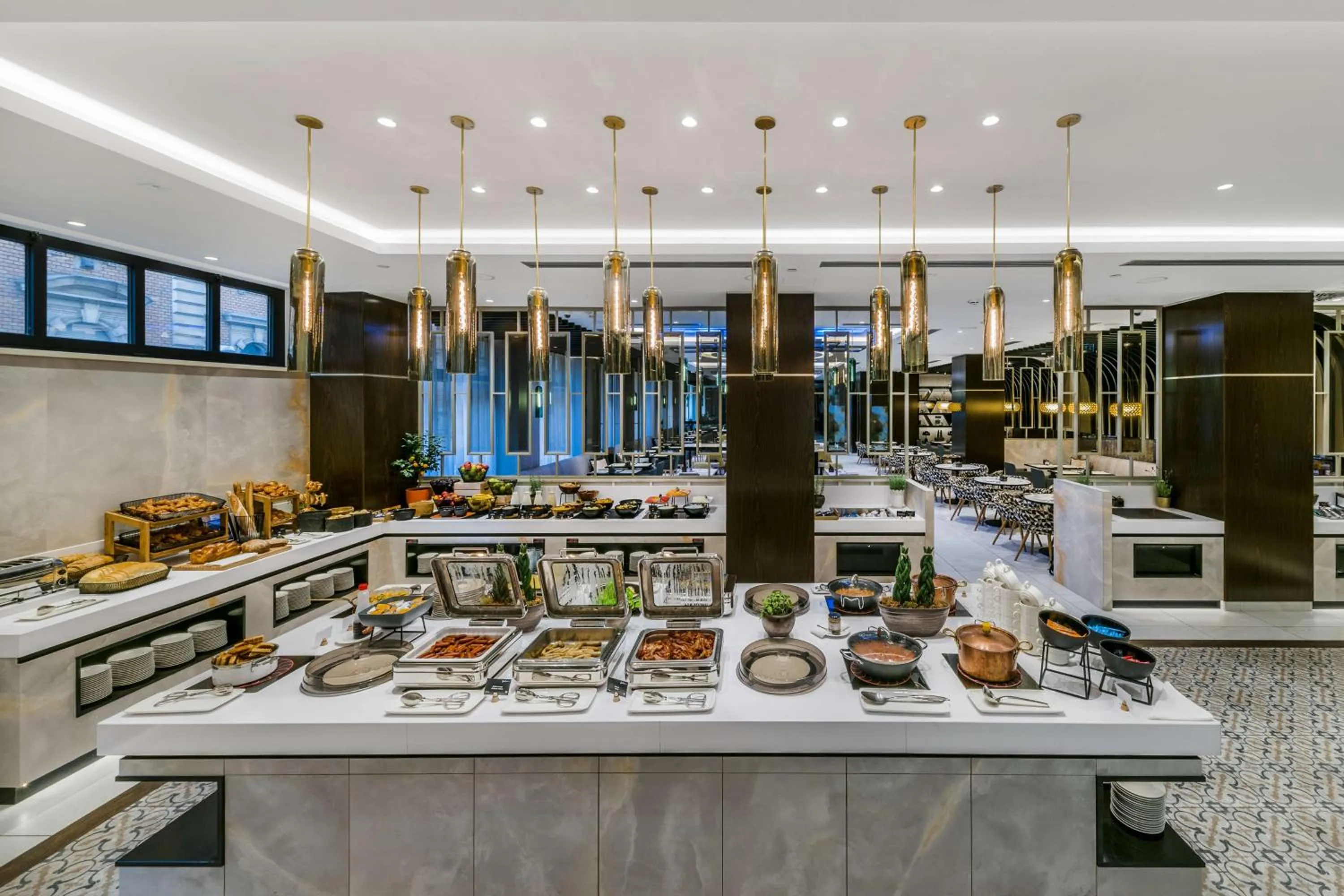 Restaurant/places to eat in Radisson Blu Béke Hotel, Budapest