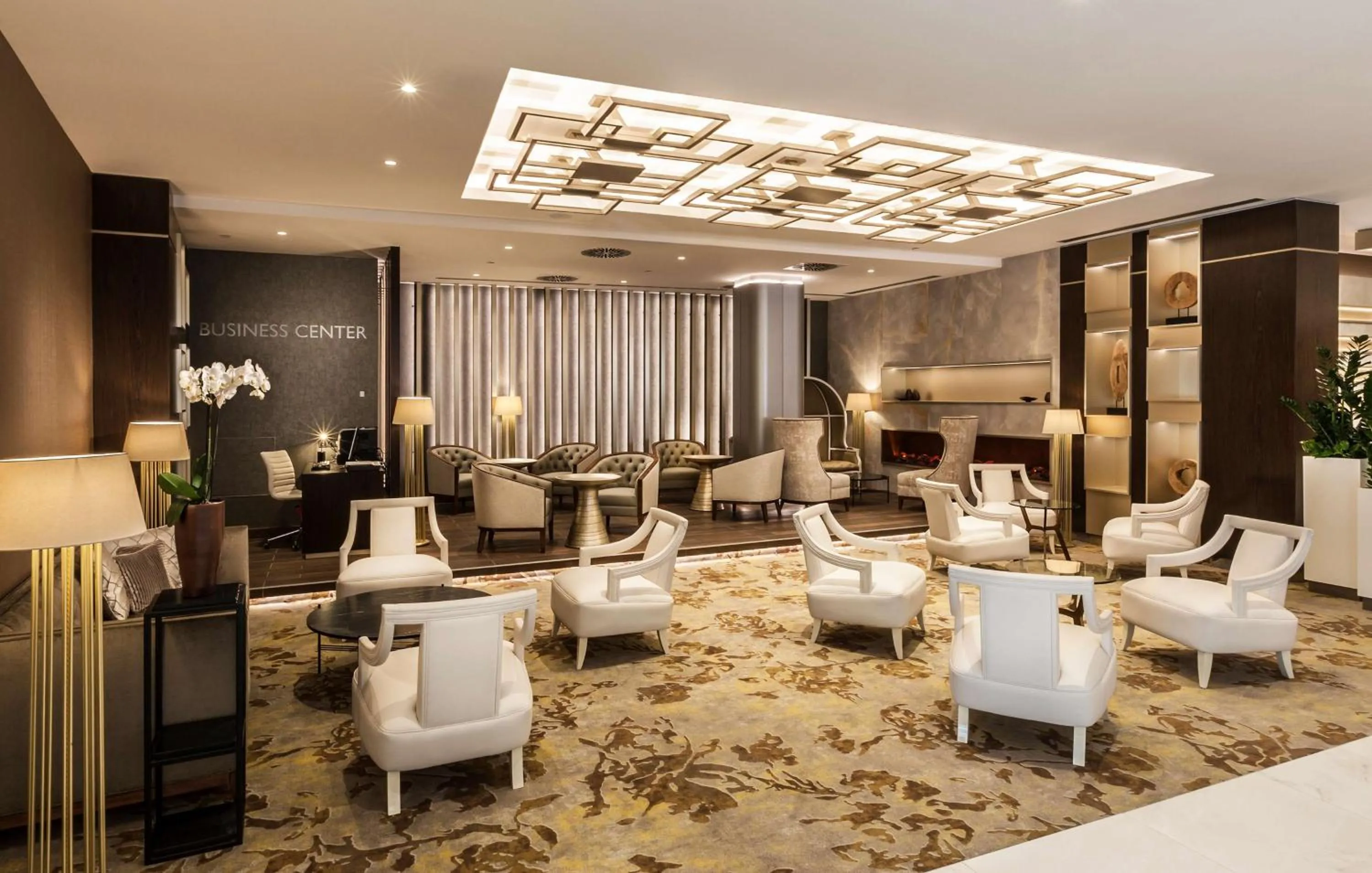 Lobby or reception in Radisson Blu Béke Hotel, Budapest