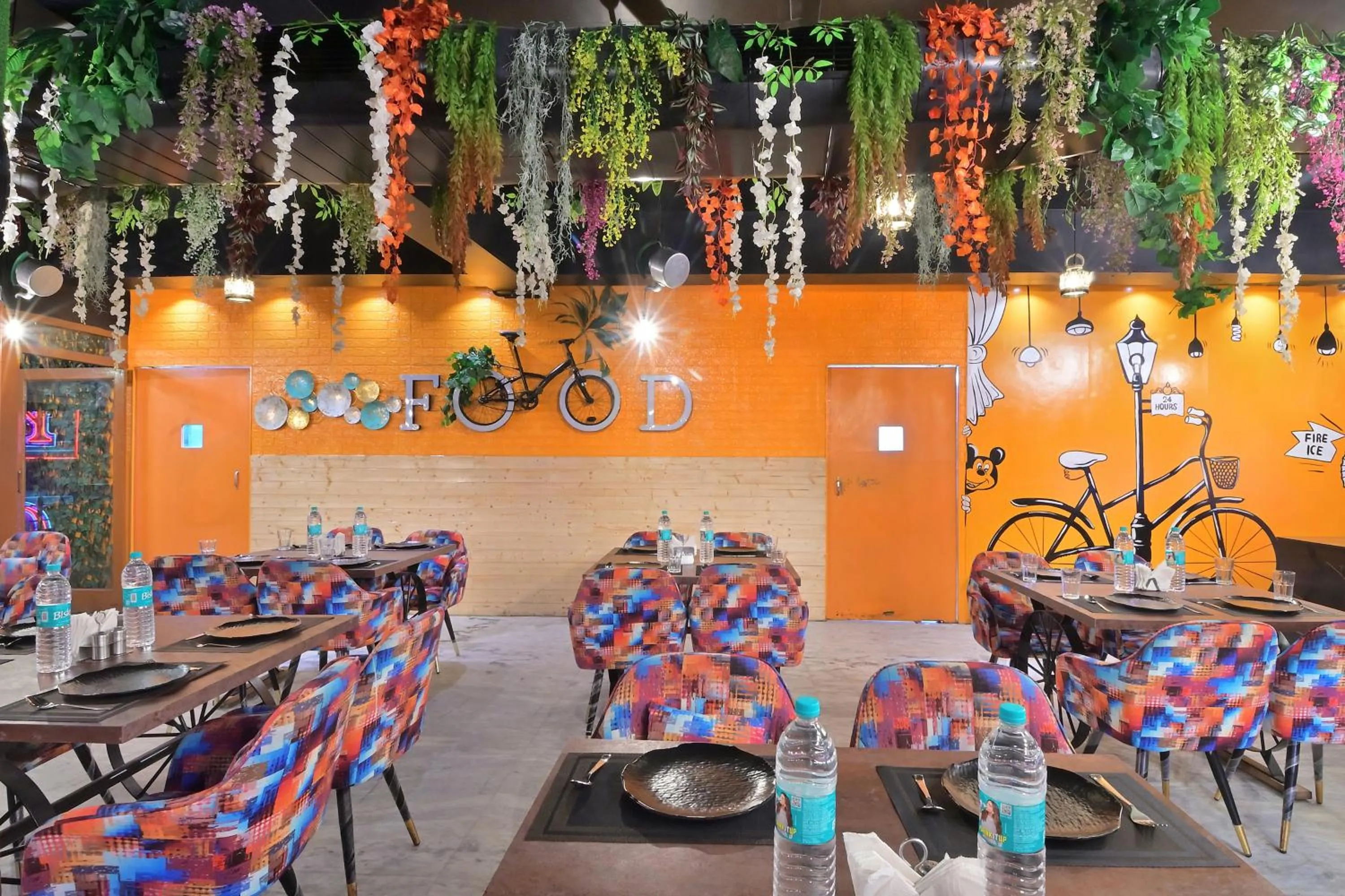 Restaurant/places to eat in Hotel Hari Piorko Grand - 2 Min from New Delhi Railway Station