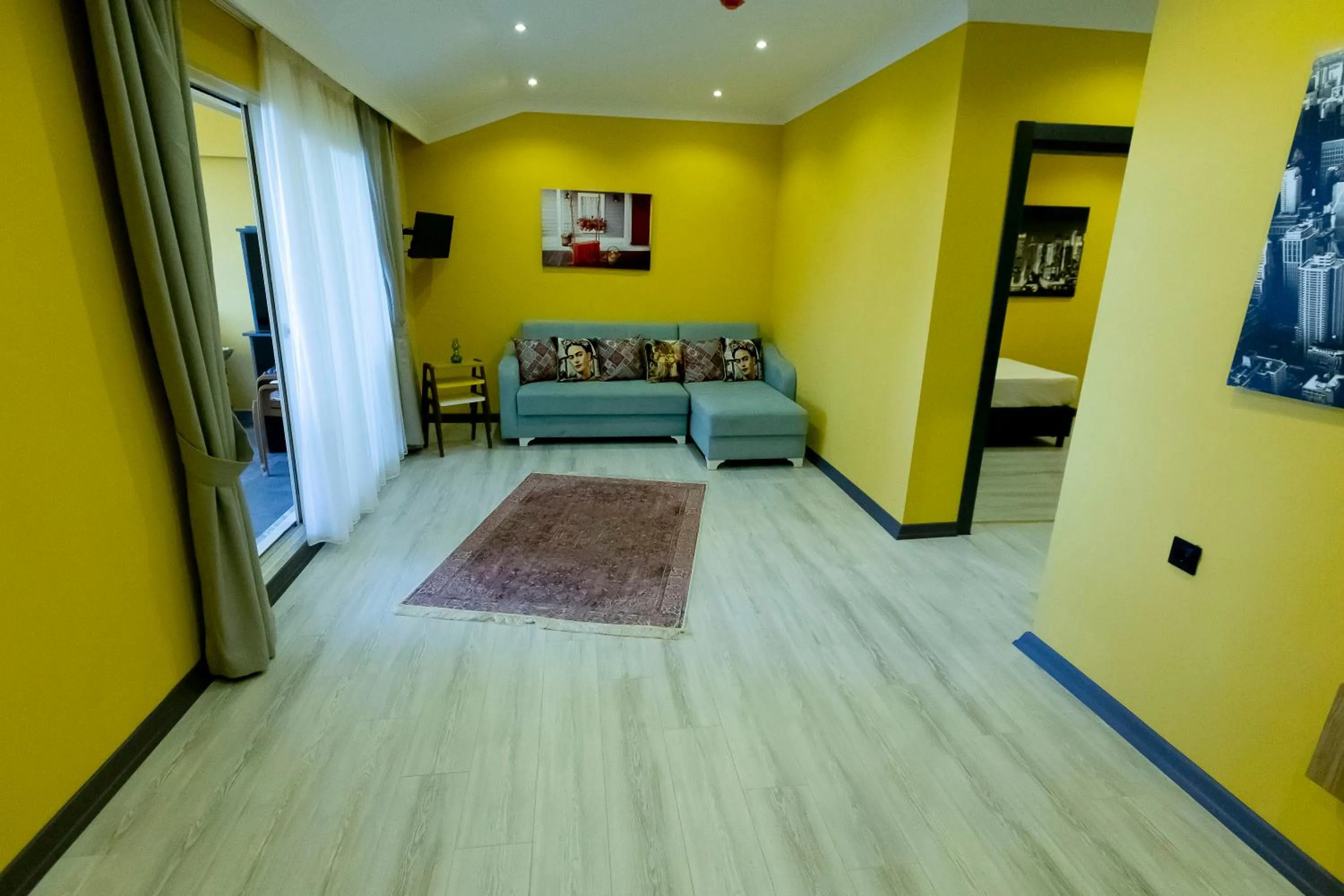 Living room in Roy Otel Akçay