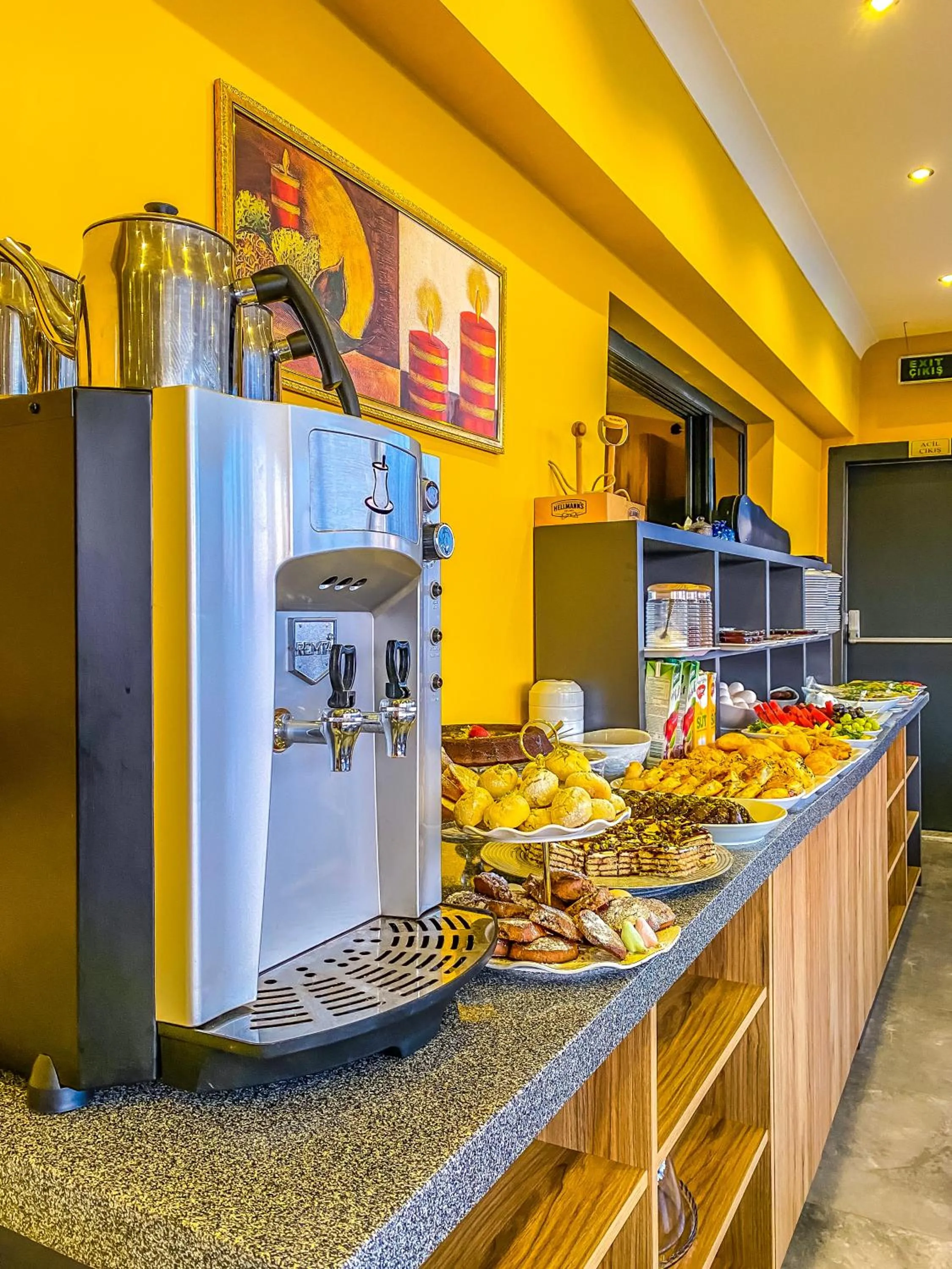 Restaurant/places to eat in Roy Otel Akçay