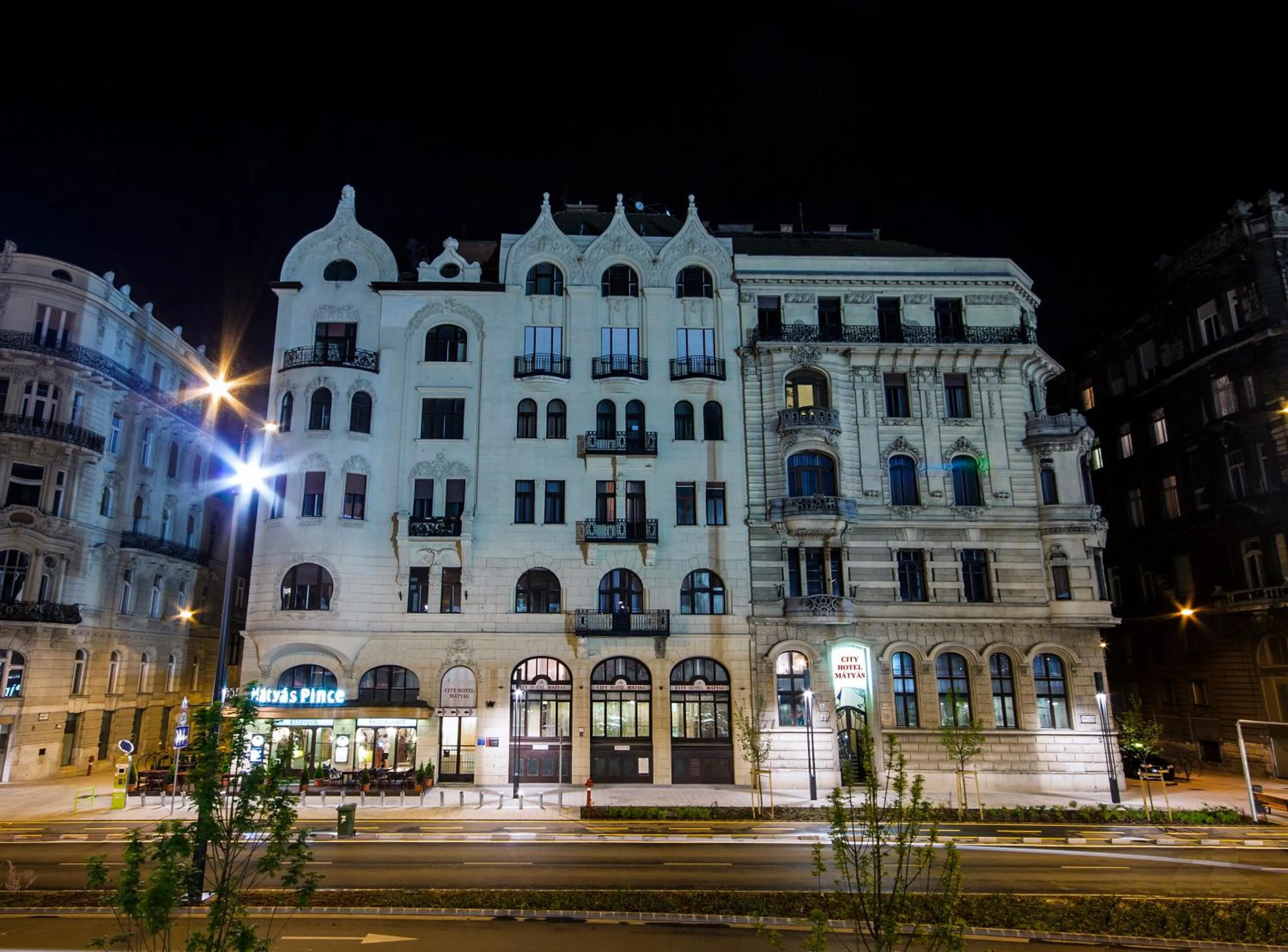 Facade/entrance in City Hotel Matyas