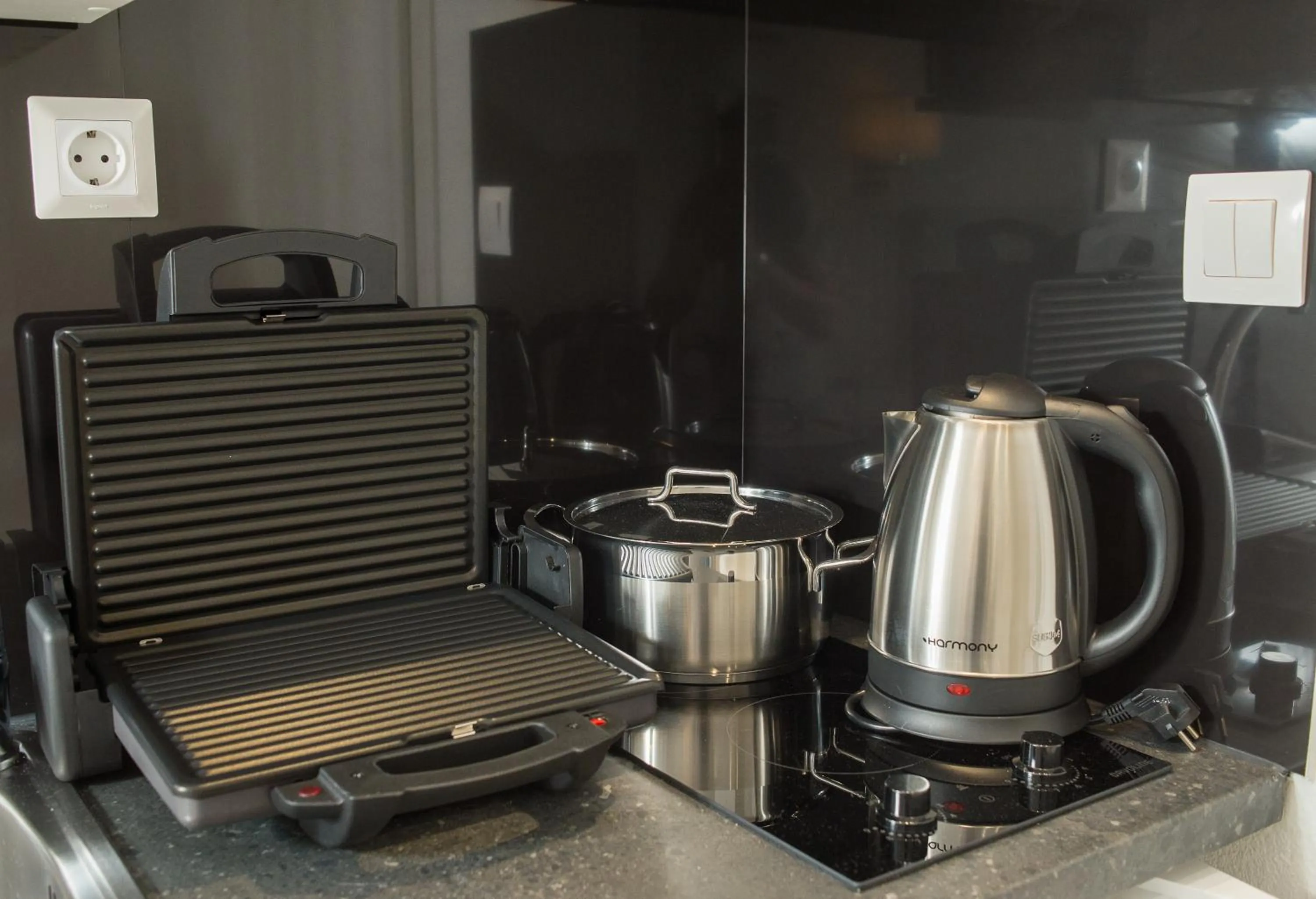 Coffee/tea facilities in Lux VIP Apartments
