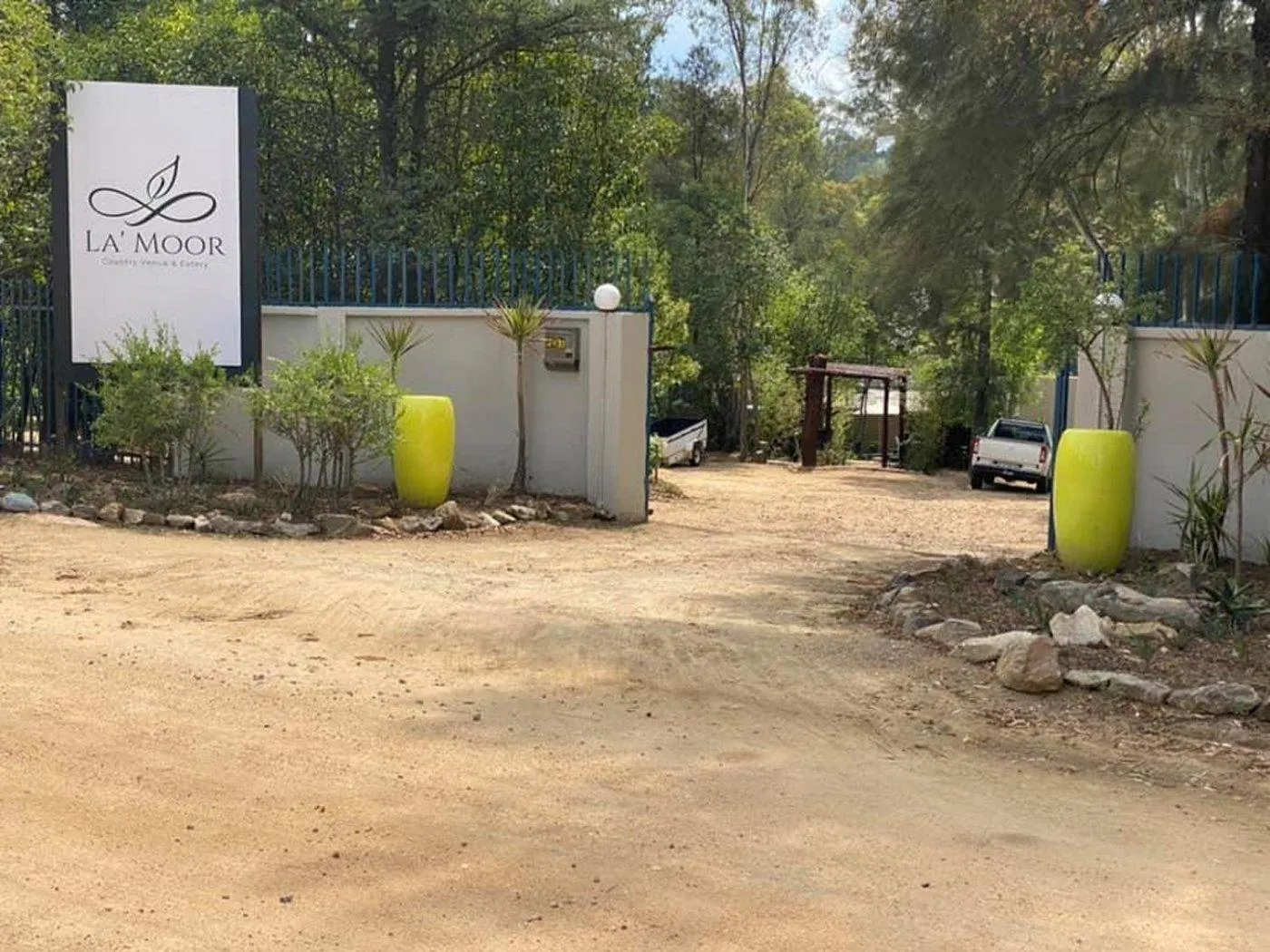 Property building in La Moor Country Venue & Eatery