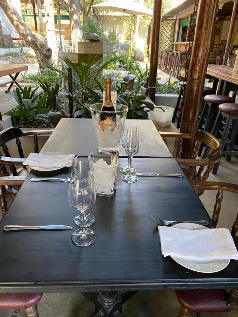 Restaurant/places to eat in La Moor Country Venue & Eatery
