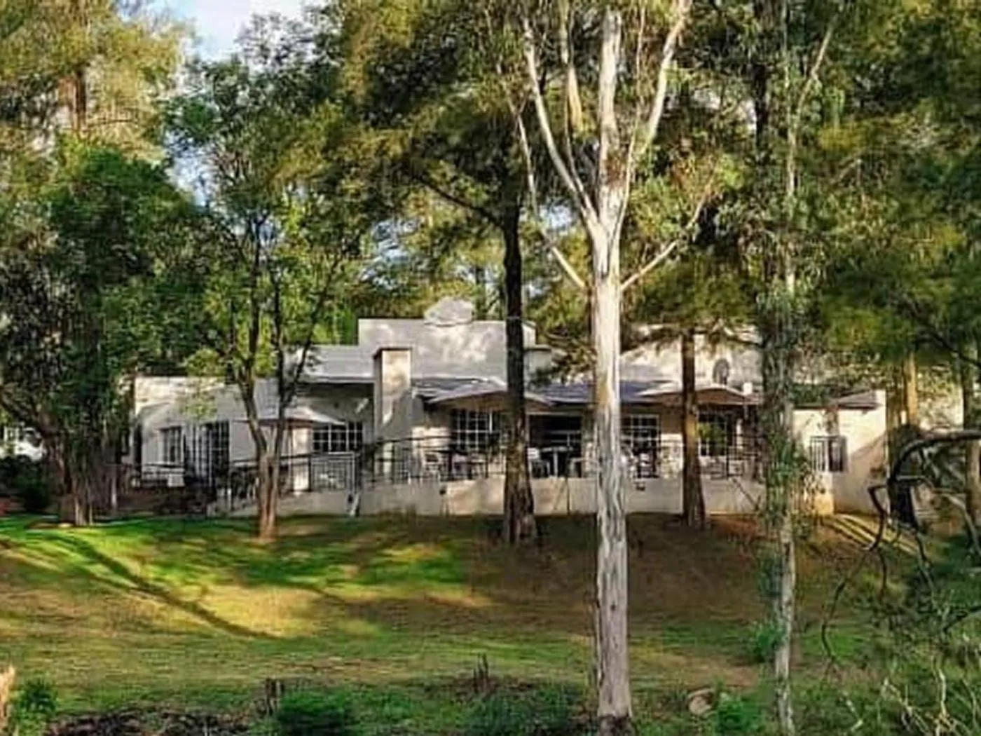 Property building in La Moor Country Venue & Eatery