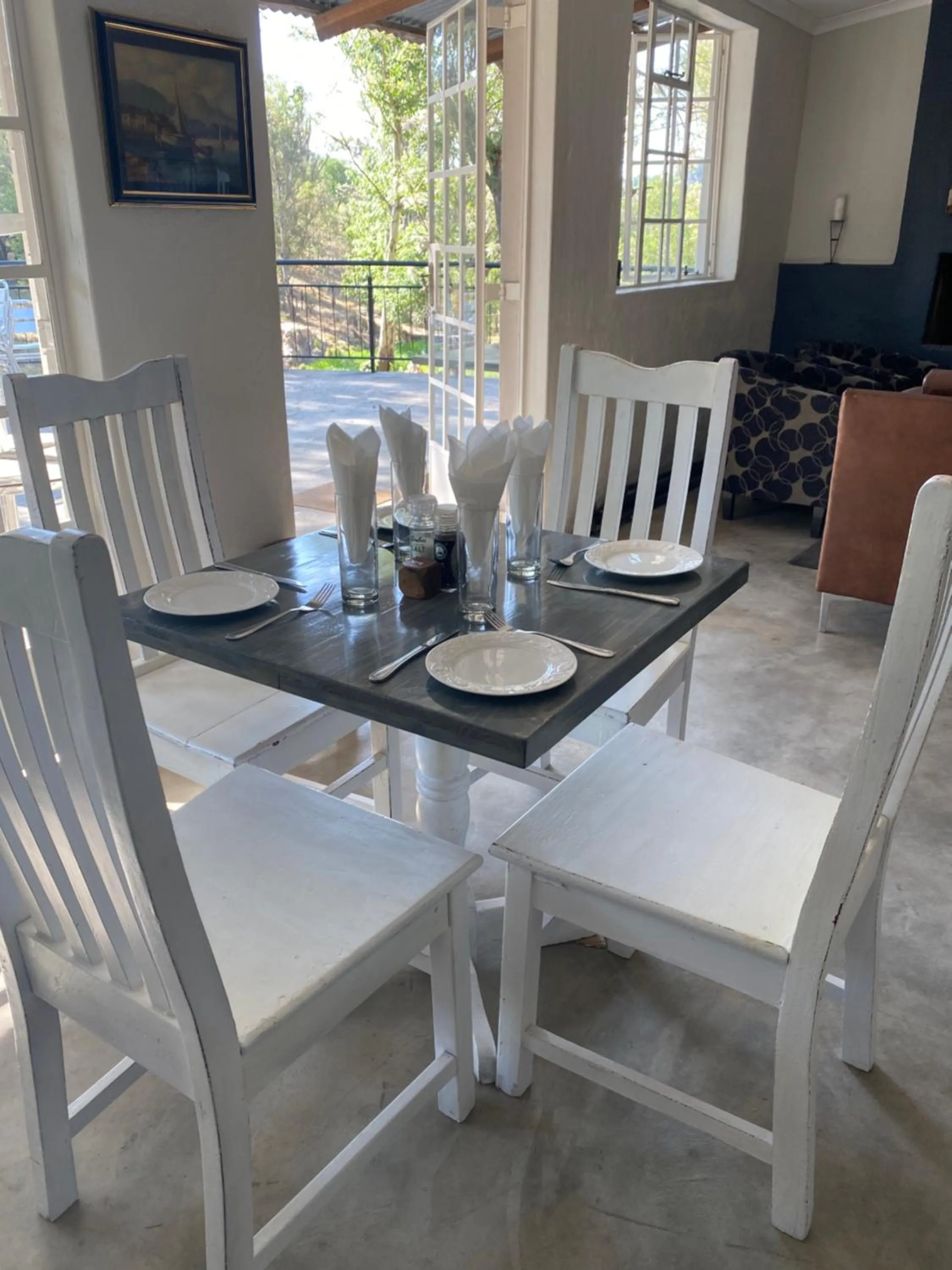 Restaurant/places to eat in La Moor Country Venue & Eatery