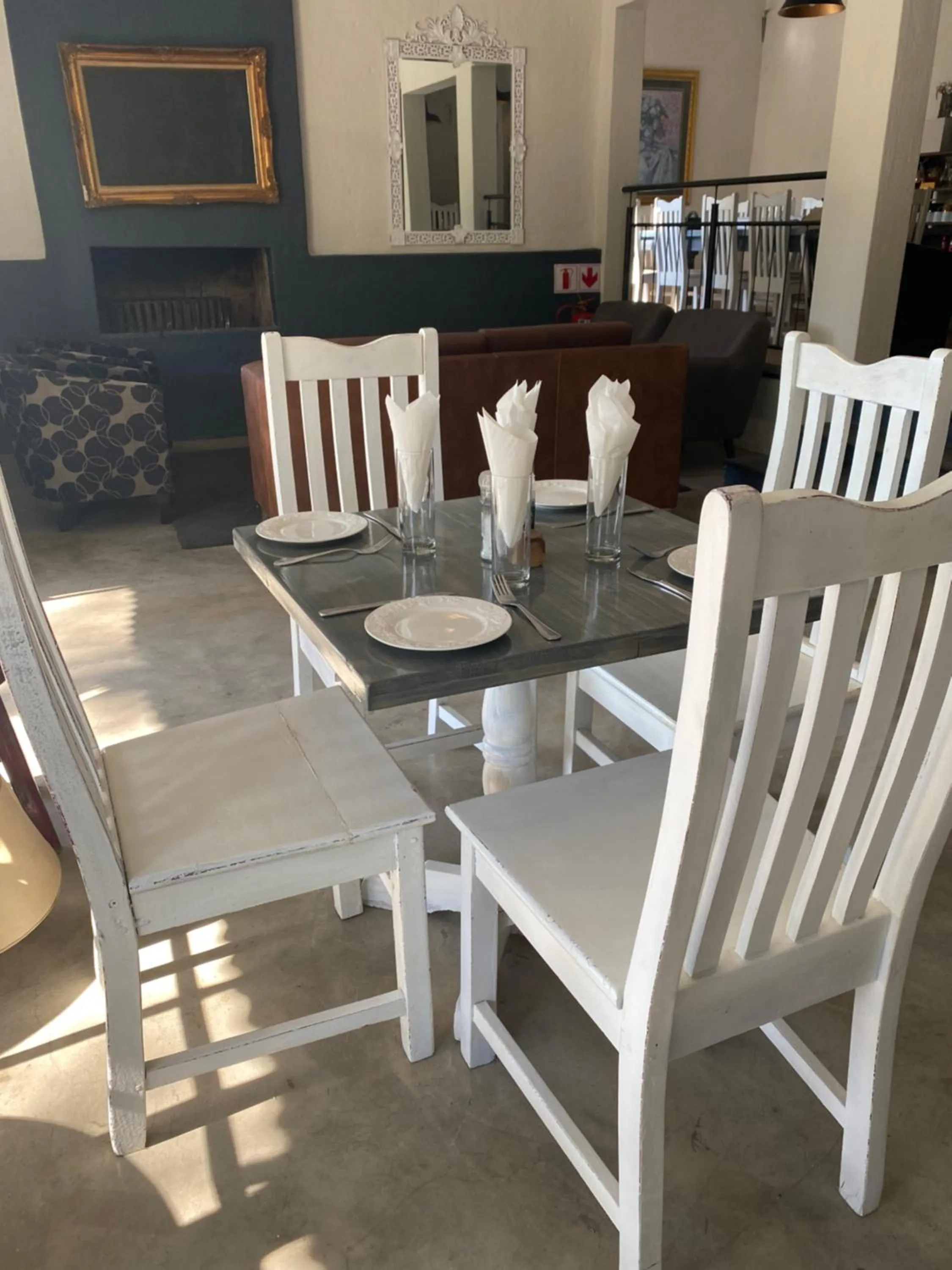 Restaurant/places to eat in La Moor Country Venue & Eatery