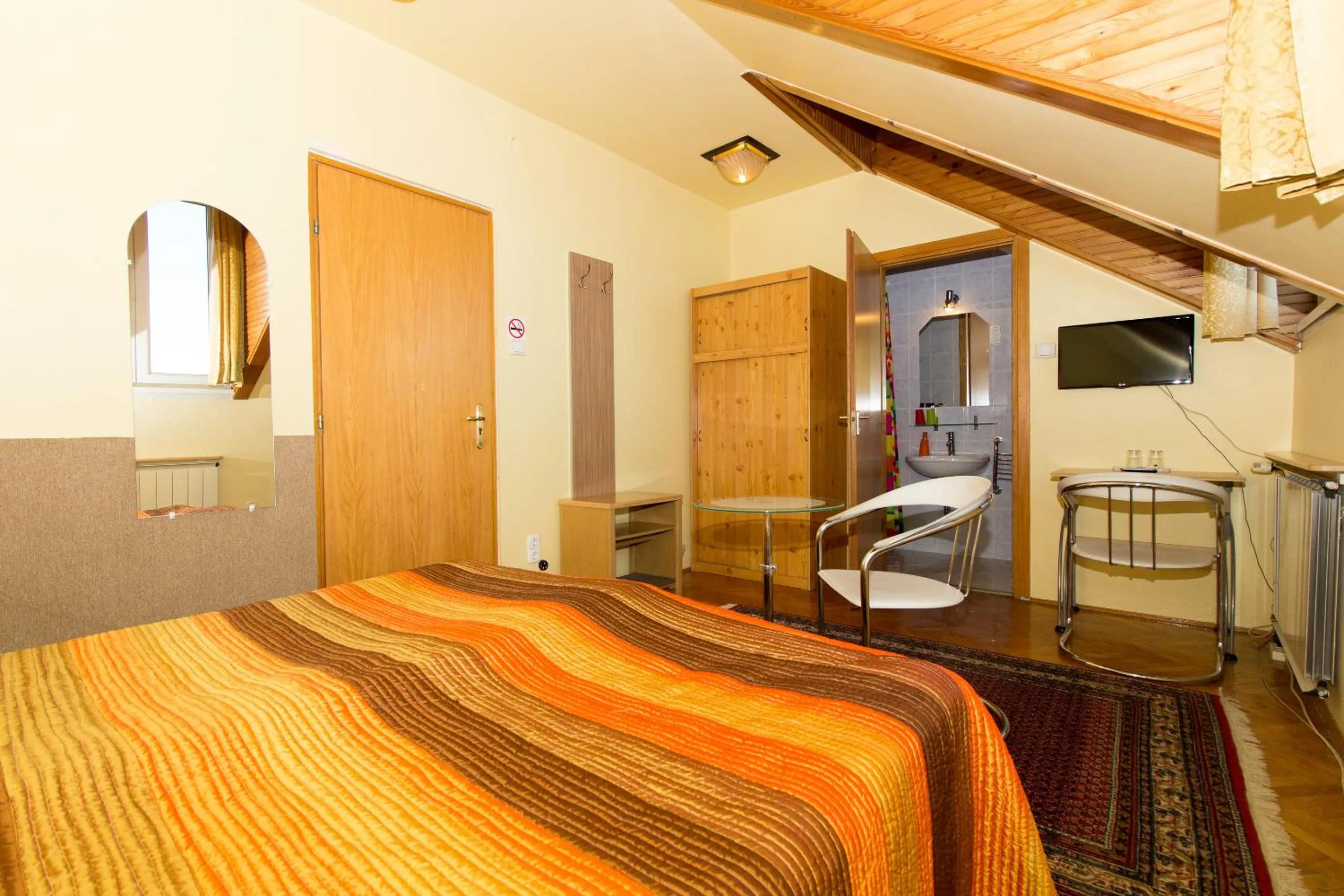 Photo of the whole room, Bed in Budavar Bed and Breakfast