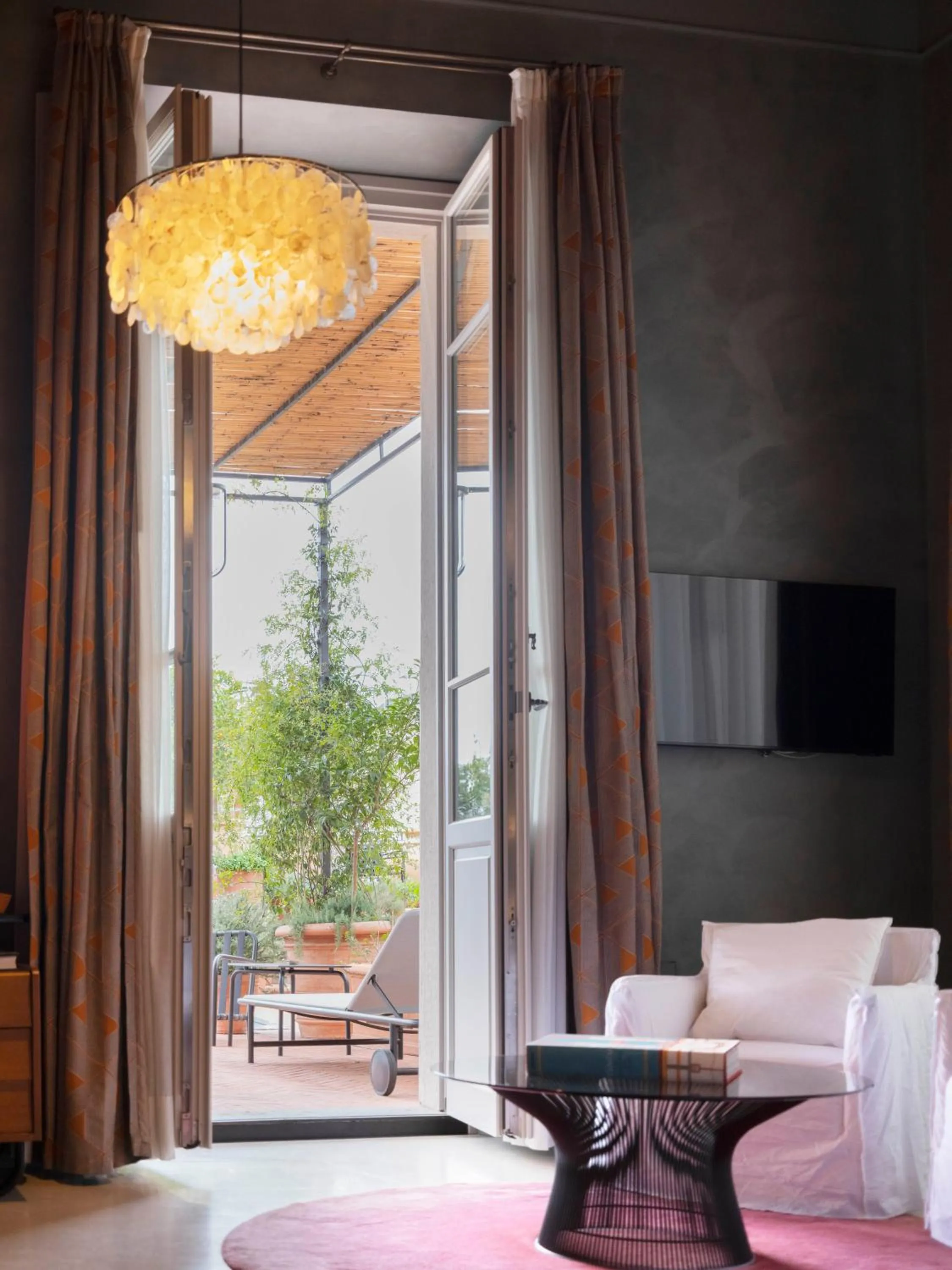 Balcony/Terrace, Bed in Paradis Pietrasanta