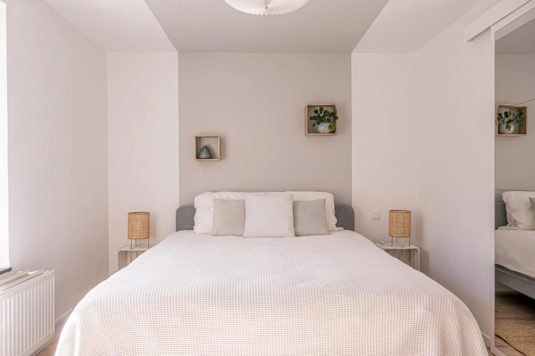 Bedroom, Bed in Cent Trente