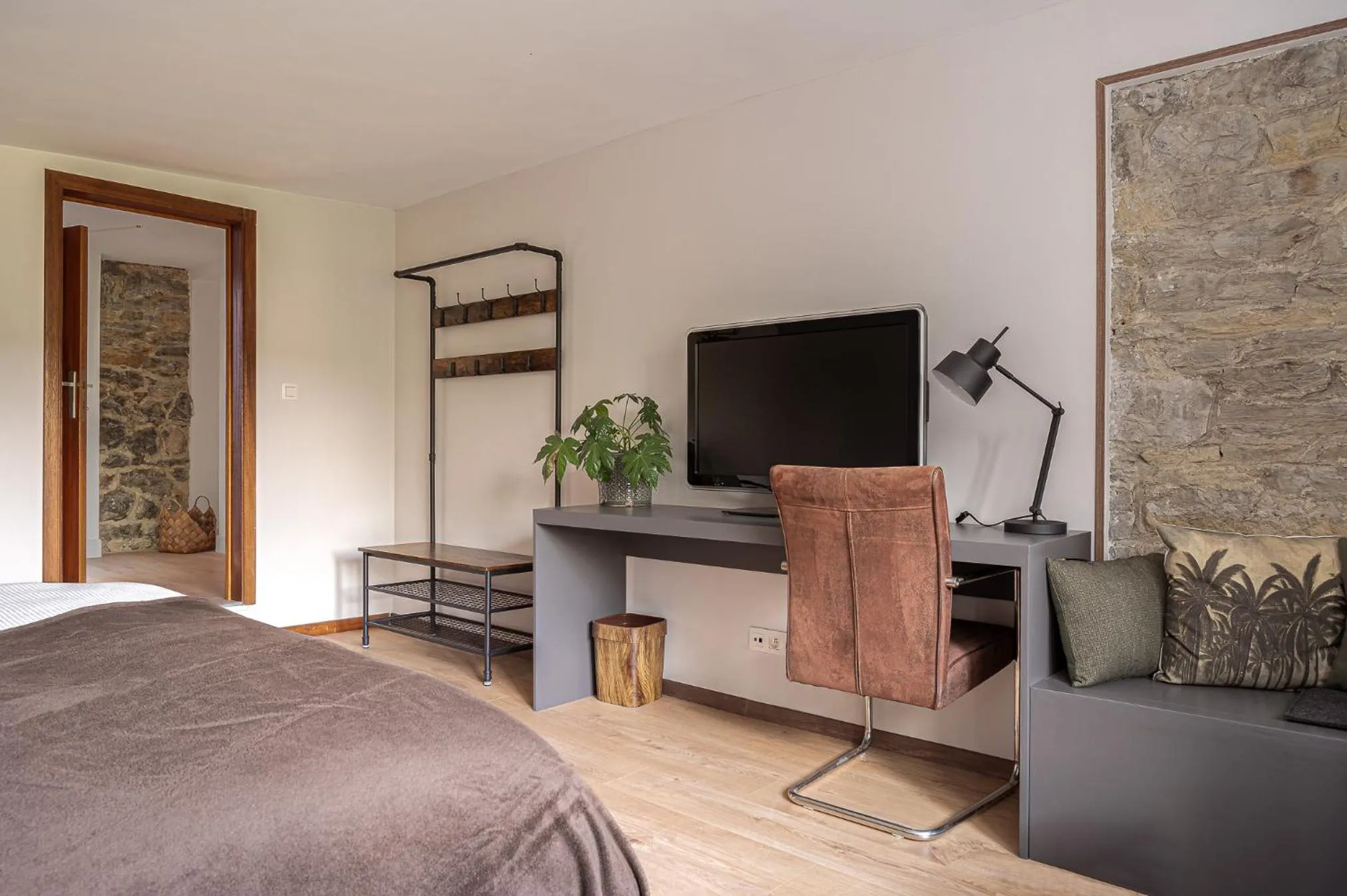 Bedroom, Bed in Cent Trente