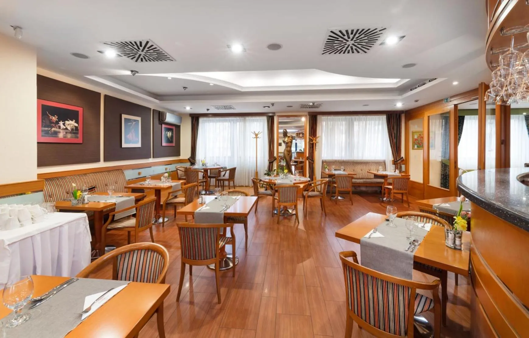 Restaurant/places to eat in Hotel Kálvária Superior