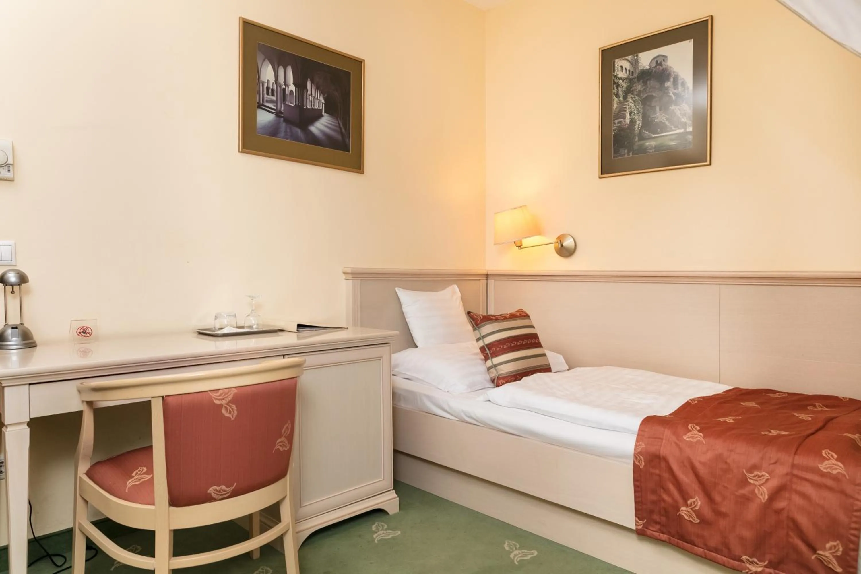 Bed in Hotel Kálvária Superior