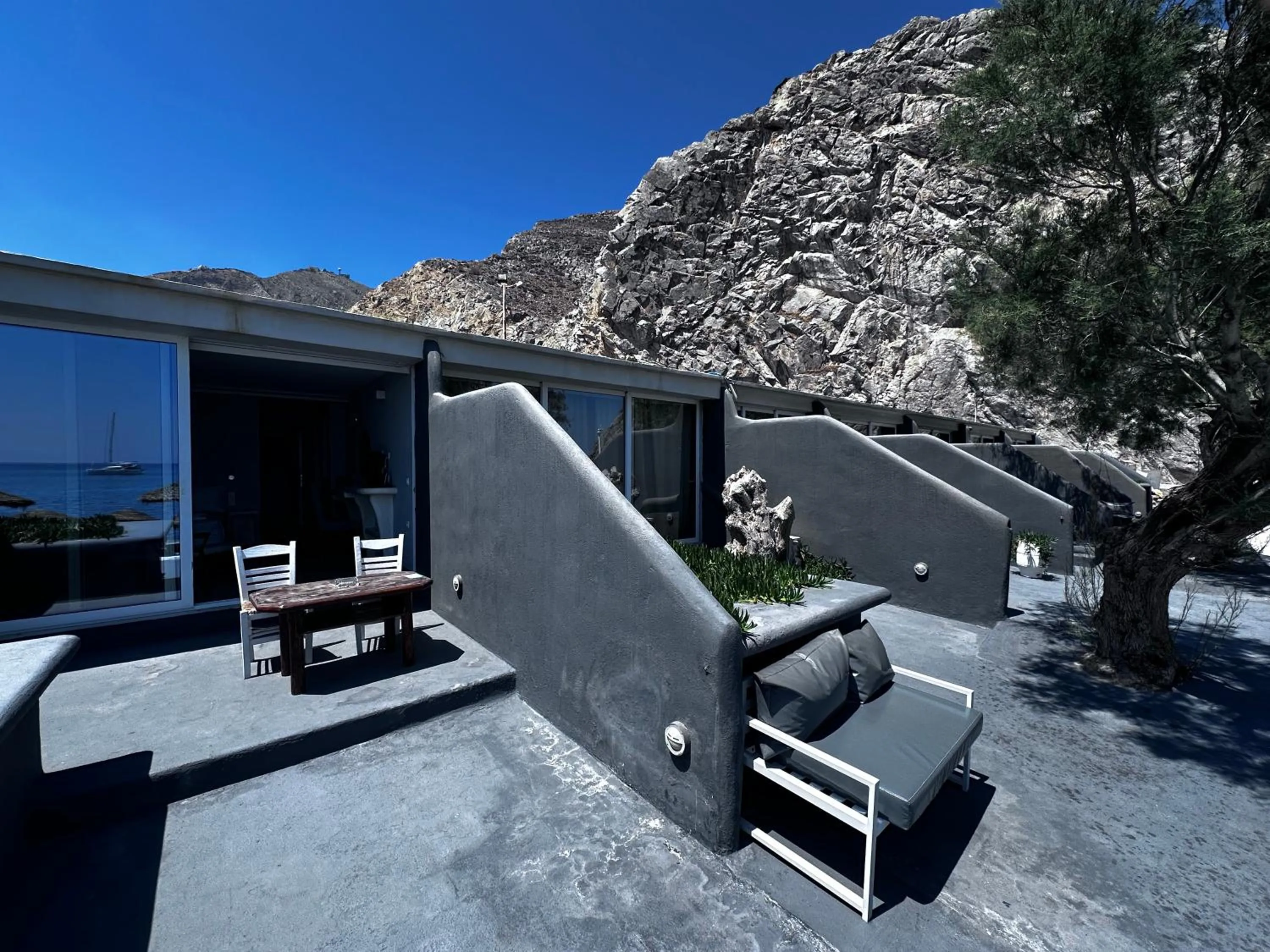 Day in Demilmar Luxury Suites