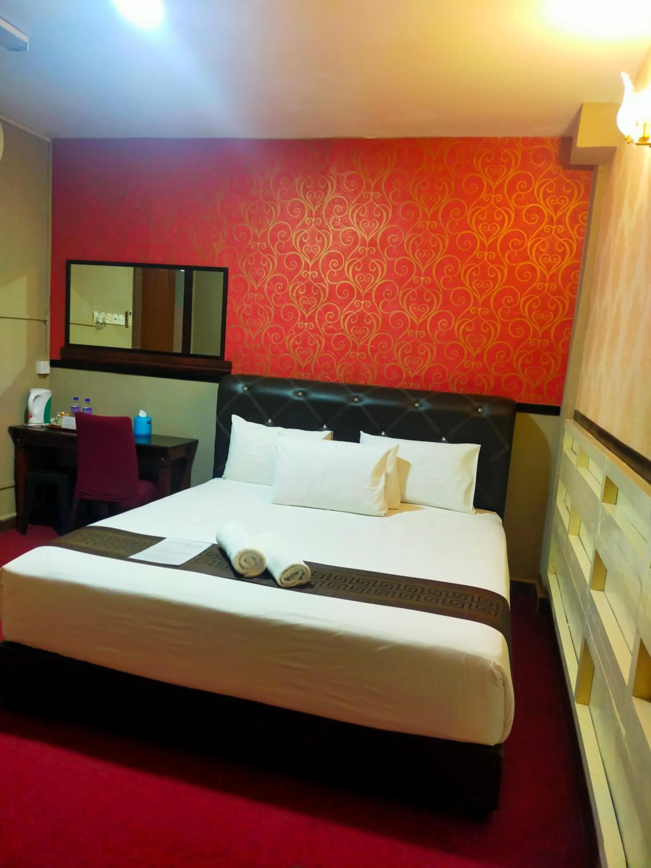 Bed in HOTEL SRI IMPIAN