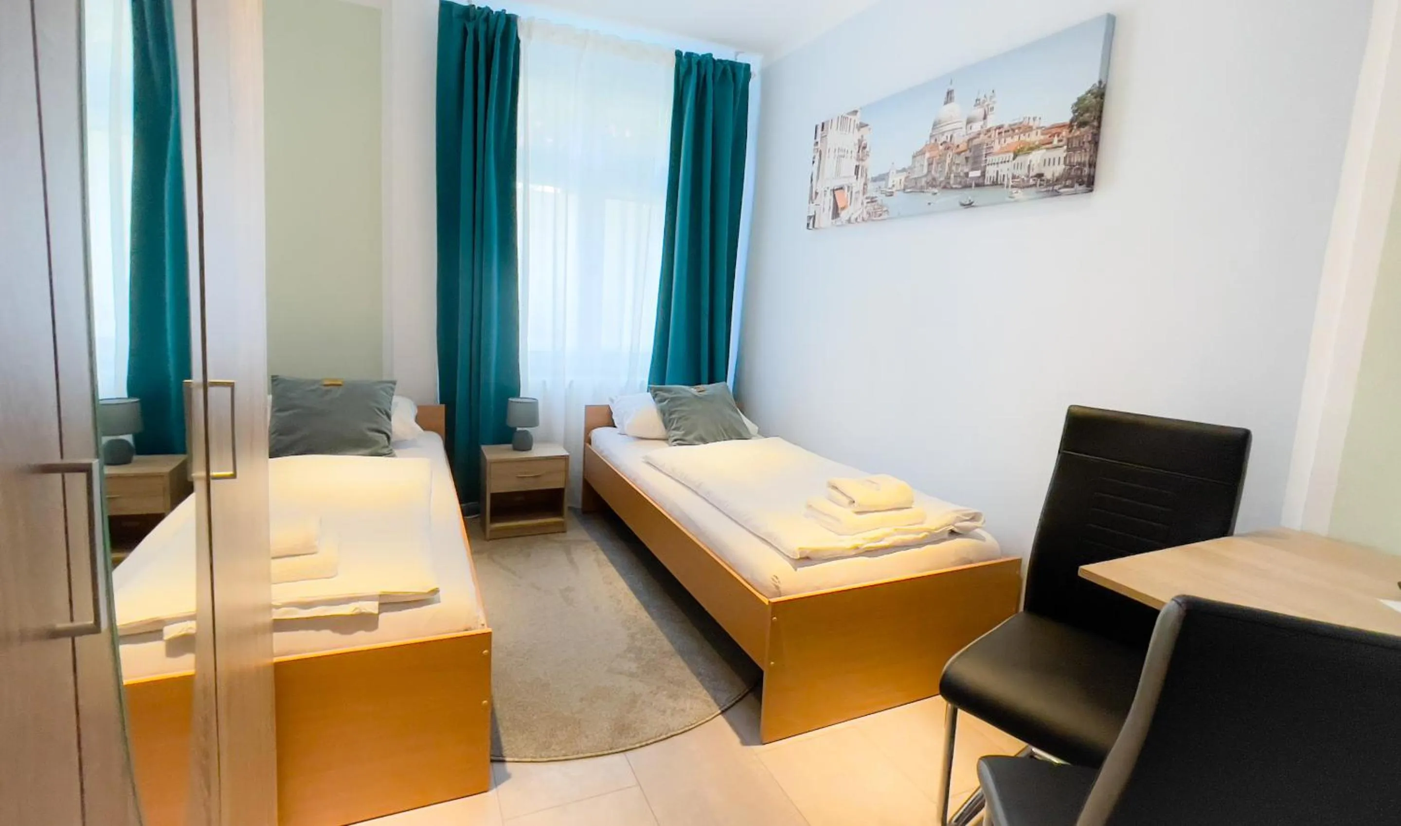 Bedroom, Bed in MOTEL DARIA Hennigsdorf Berlin