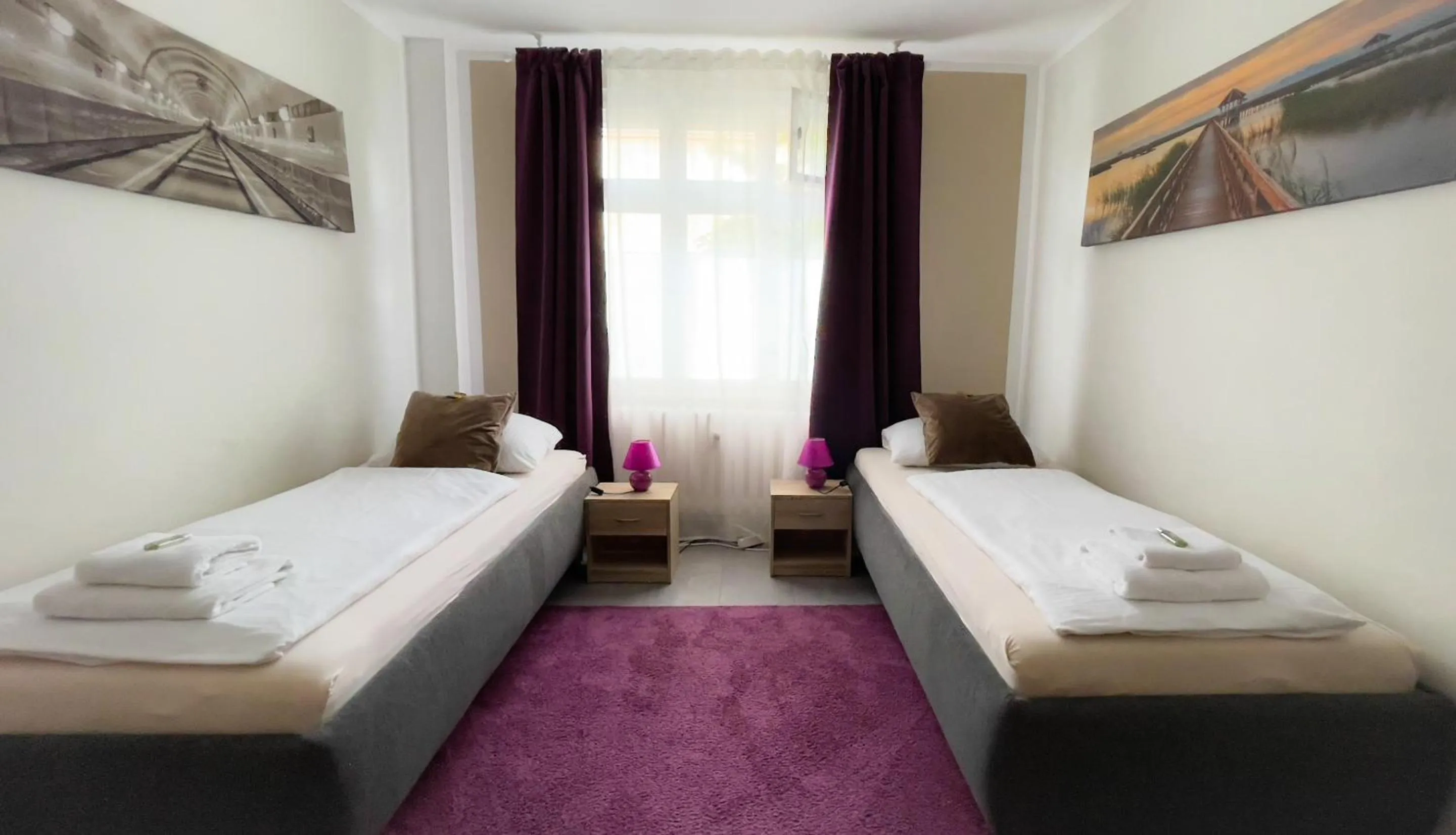 Bedroom, Bed in MOTEL DARIA Hennigsdorf Berlin