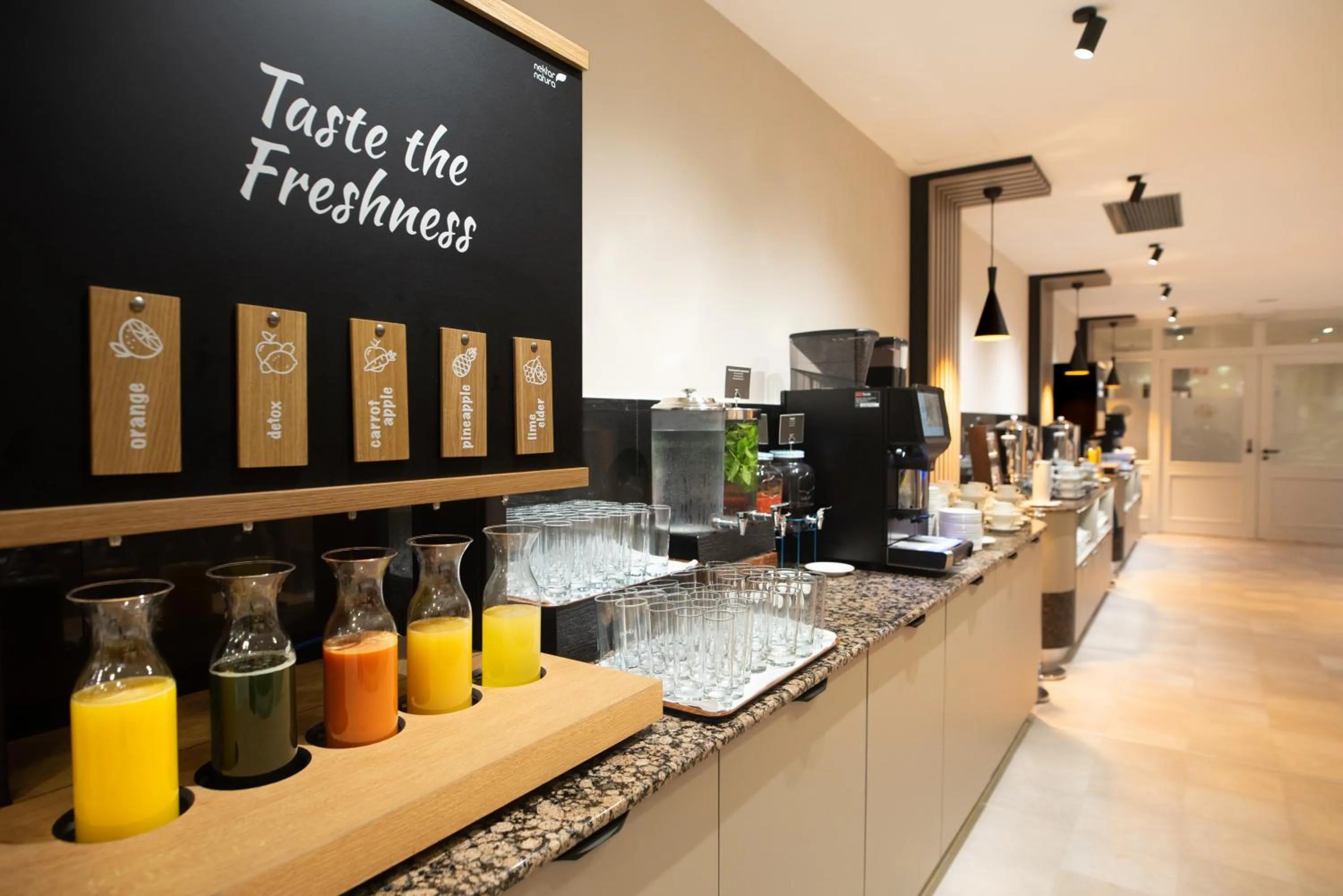 Restaurant/places to eat in Lotus Therme Hotel & Spa