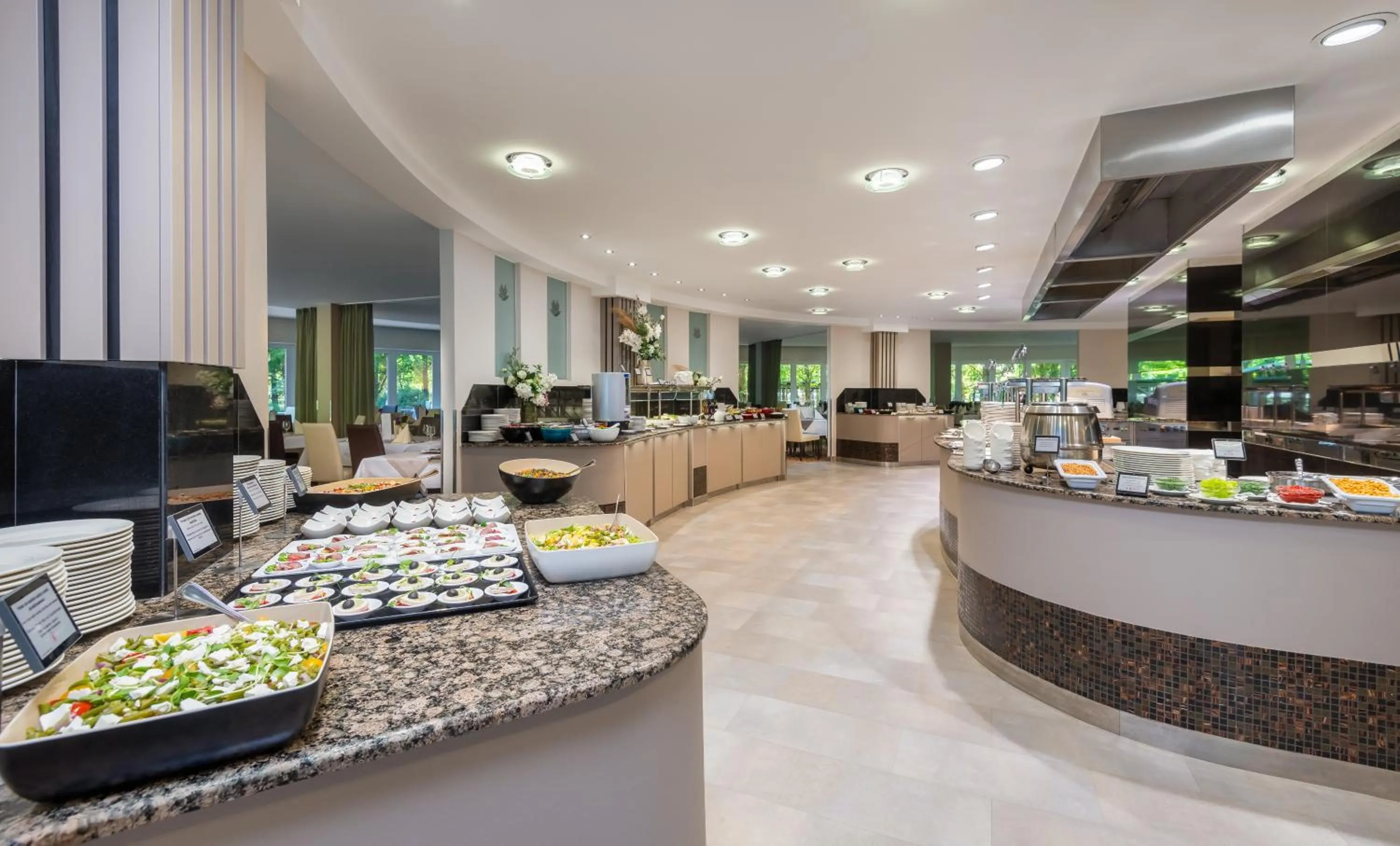 Restaurant/places to eat in Lotus Therme Hotel & Spa