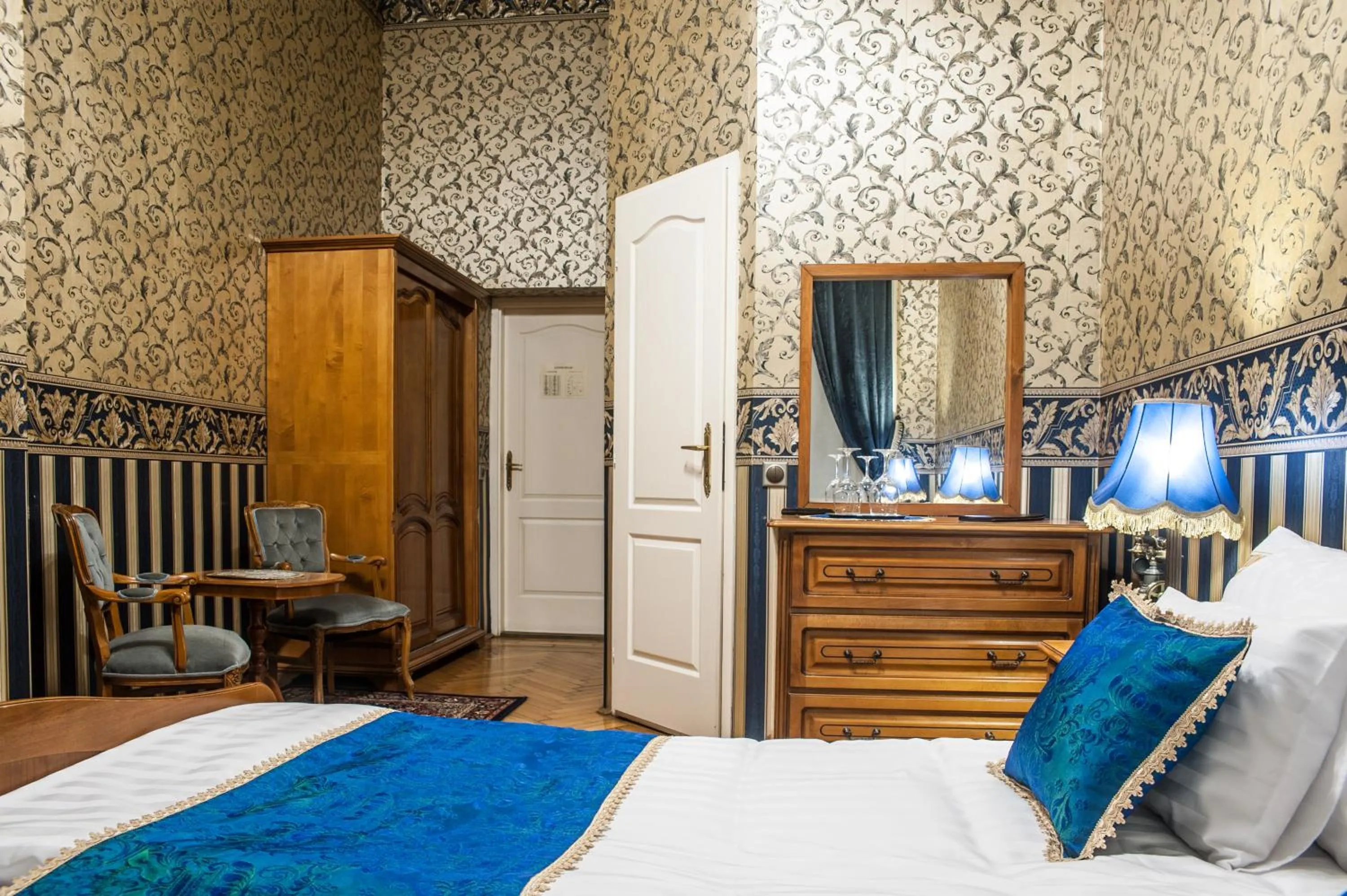 Photo of the whole room, Bed in Cotton House Hotel Budapest