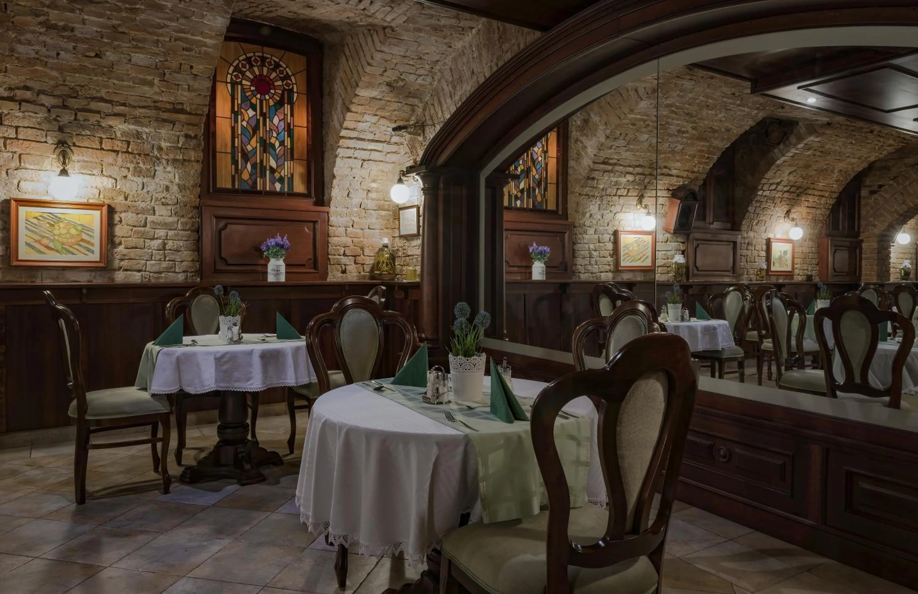 Restaurant/places to eat in Cotton House Hotel Budapest