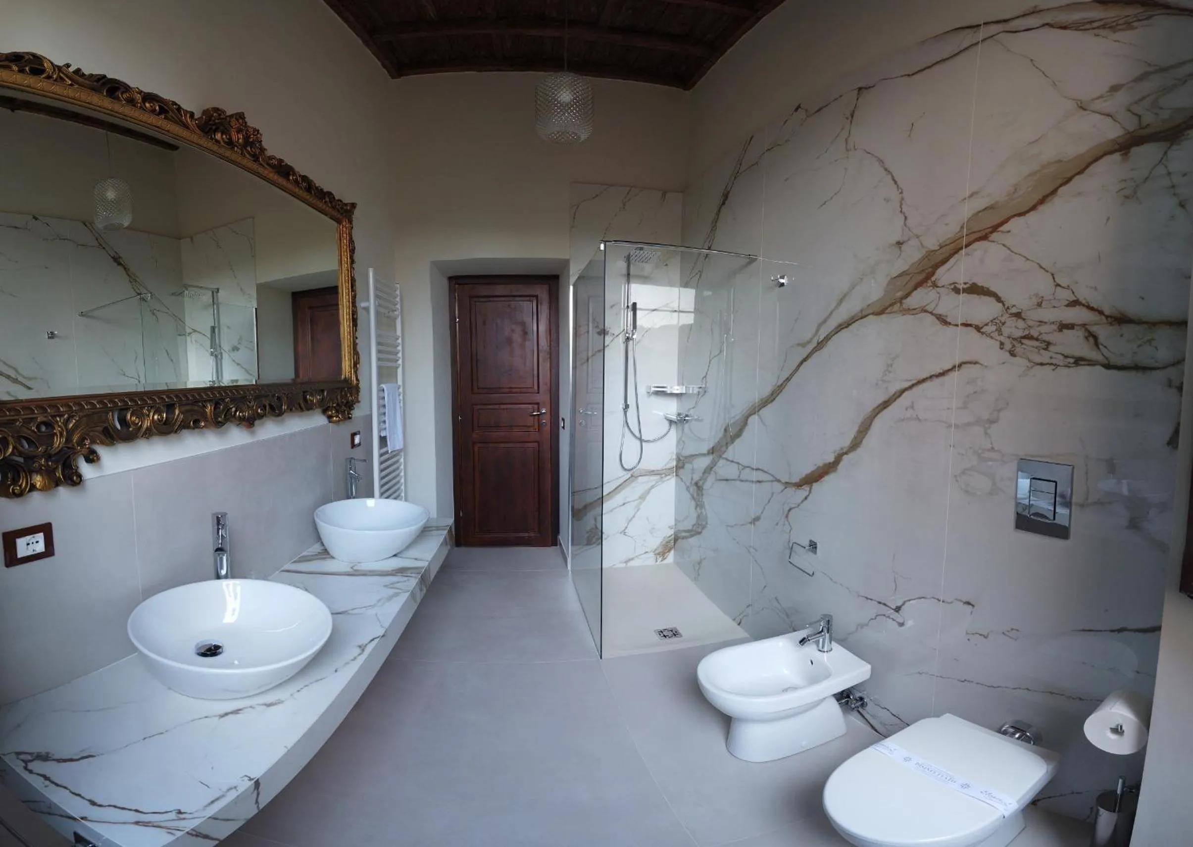 Bathroom in Palazzo Forlani