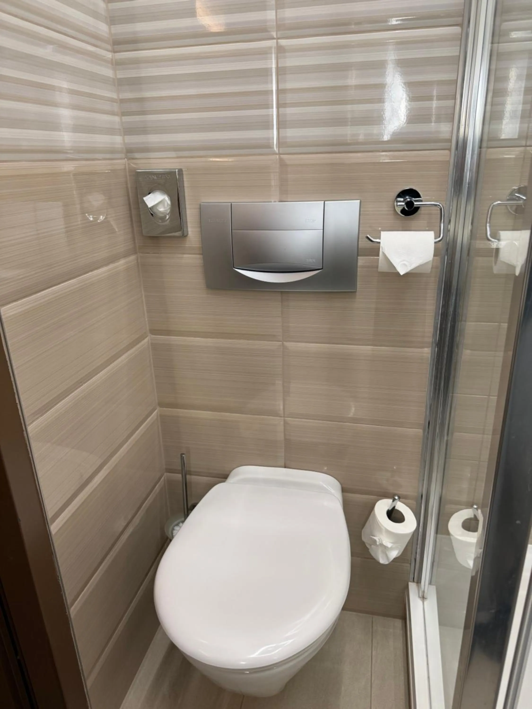 Shower in Carlton Hotel Buda Castle