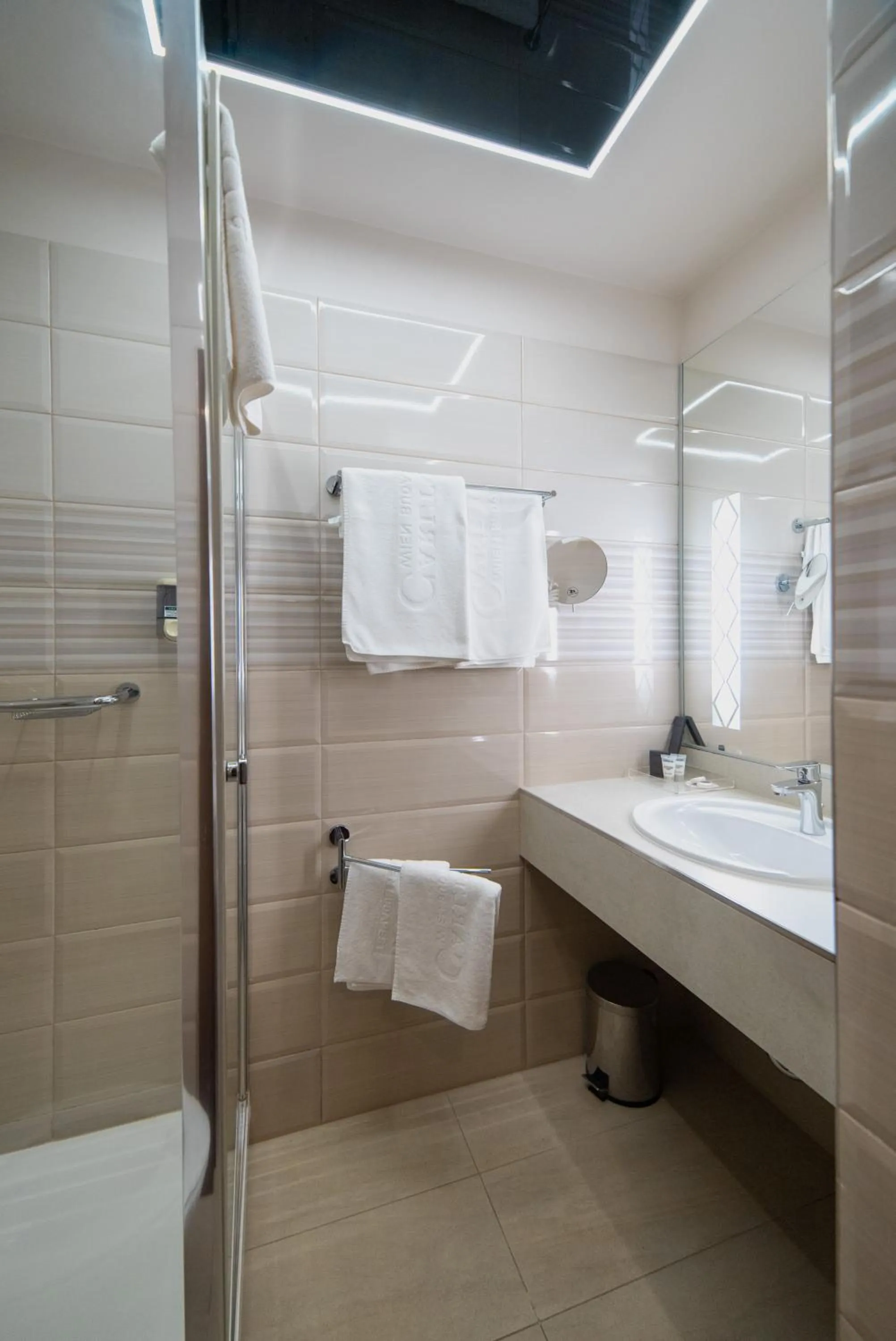 Bathroom in Carlton Hotel Buda Castle