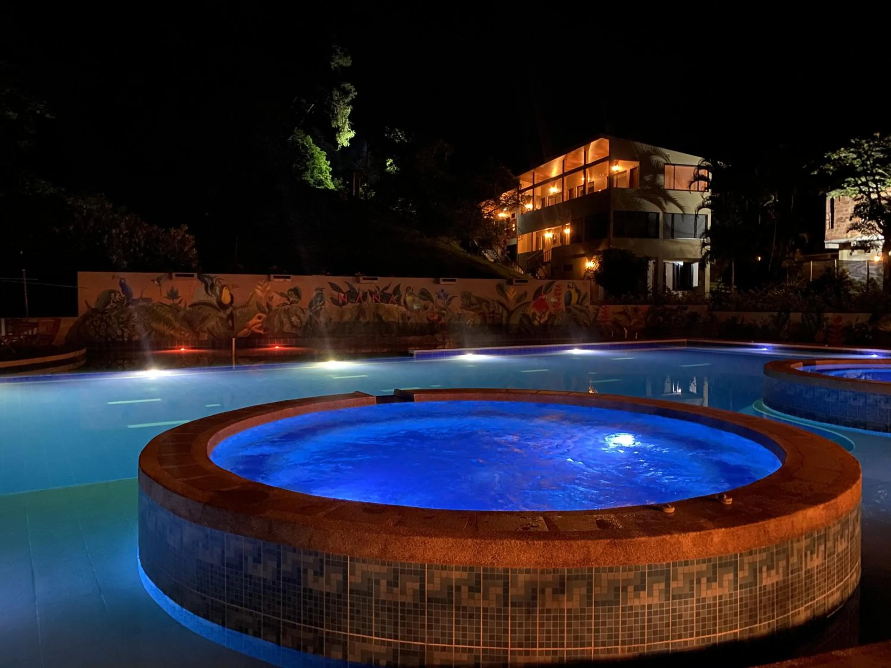 Hot Tub in Hotel Nana