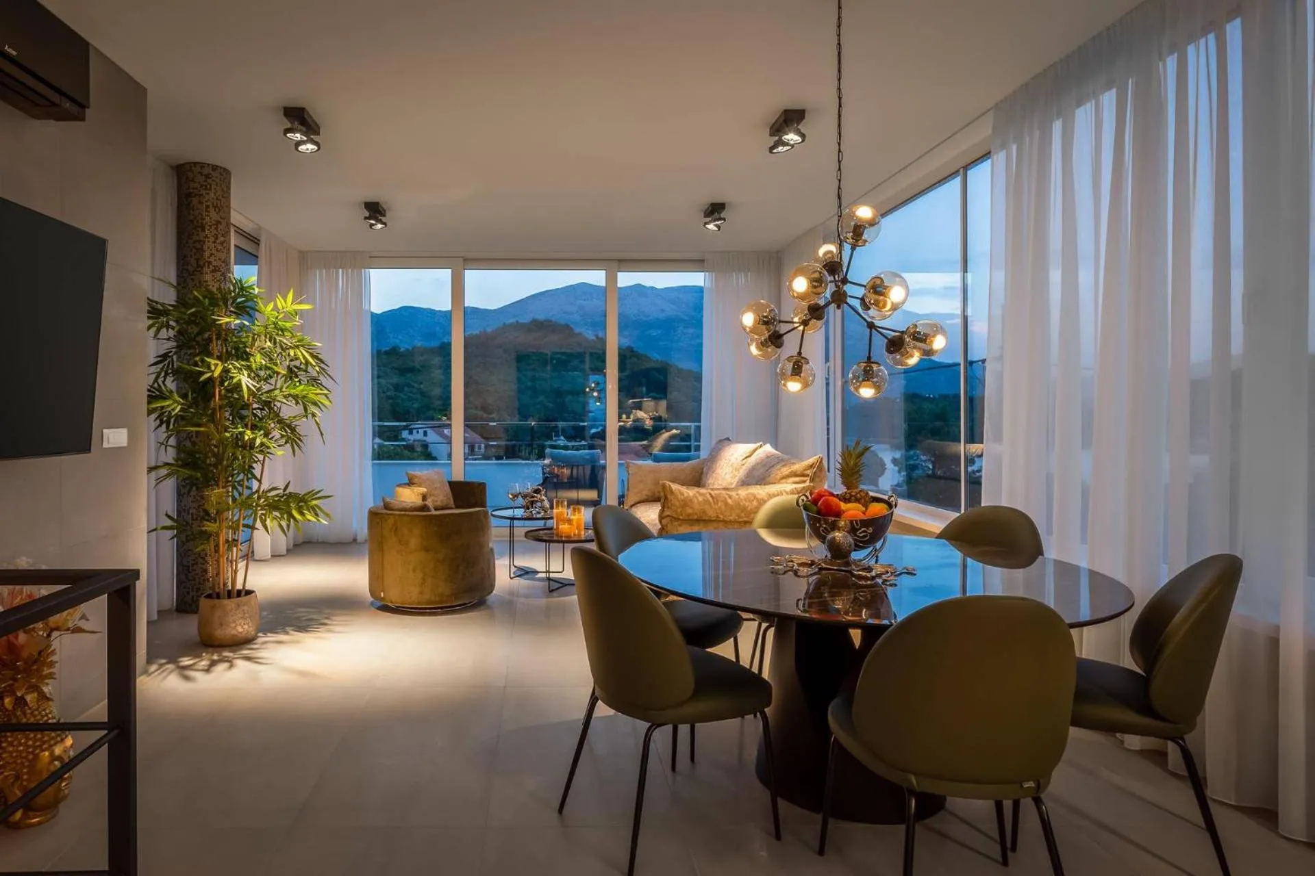 Dining area in Villa Buddha Bay