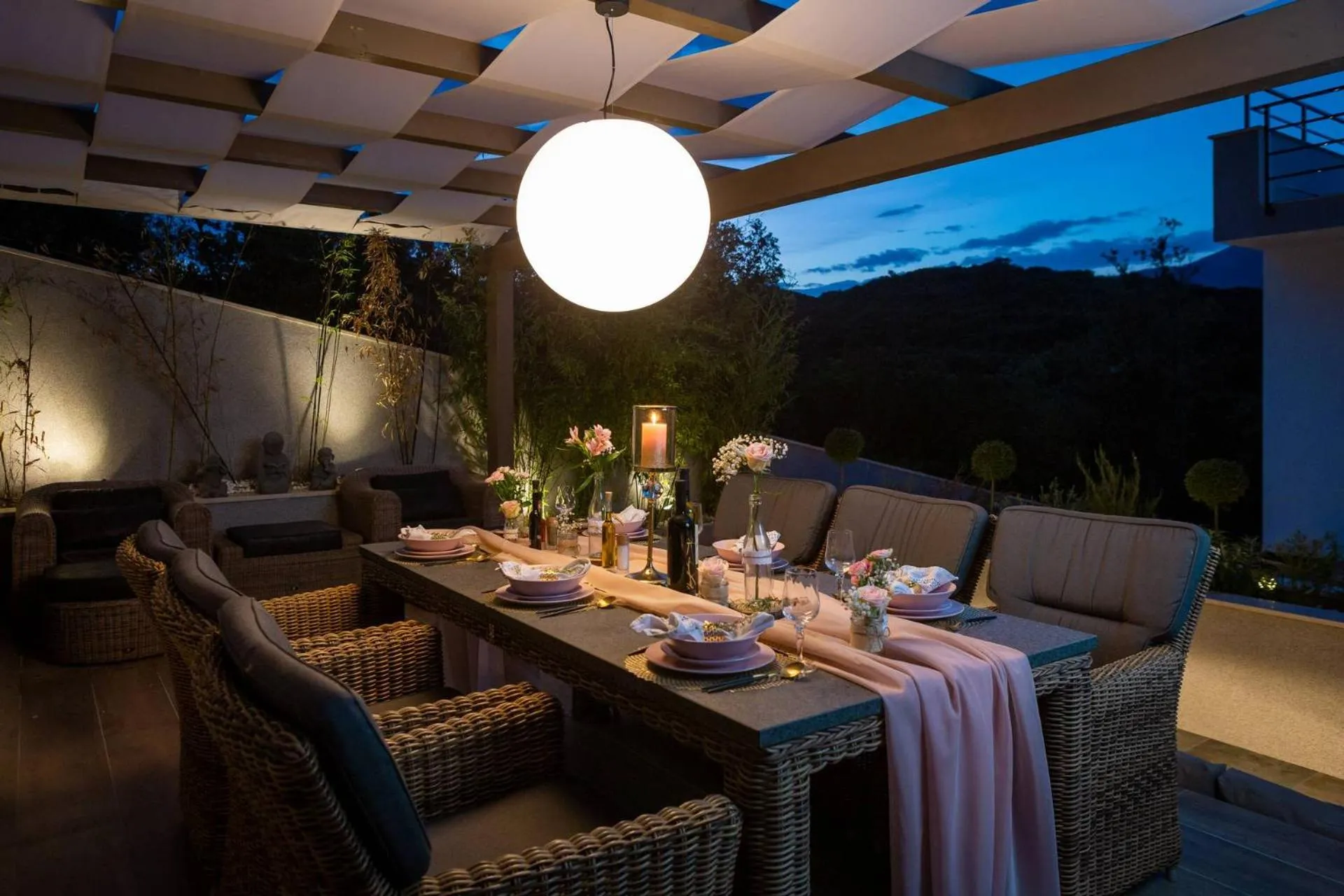 Dining area in Villa Buddha Bay