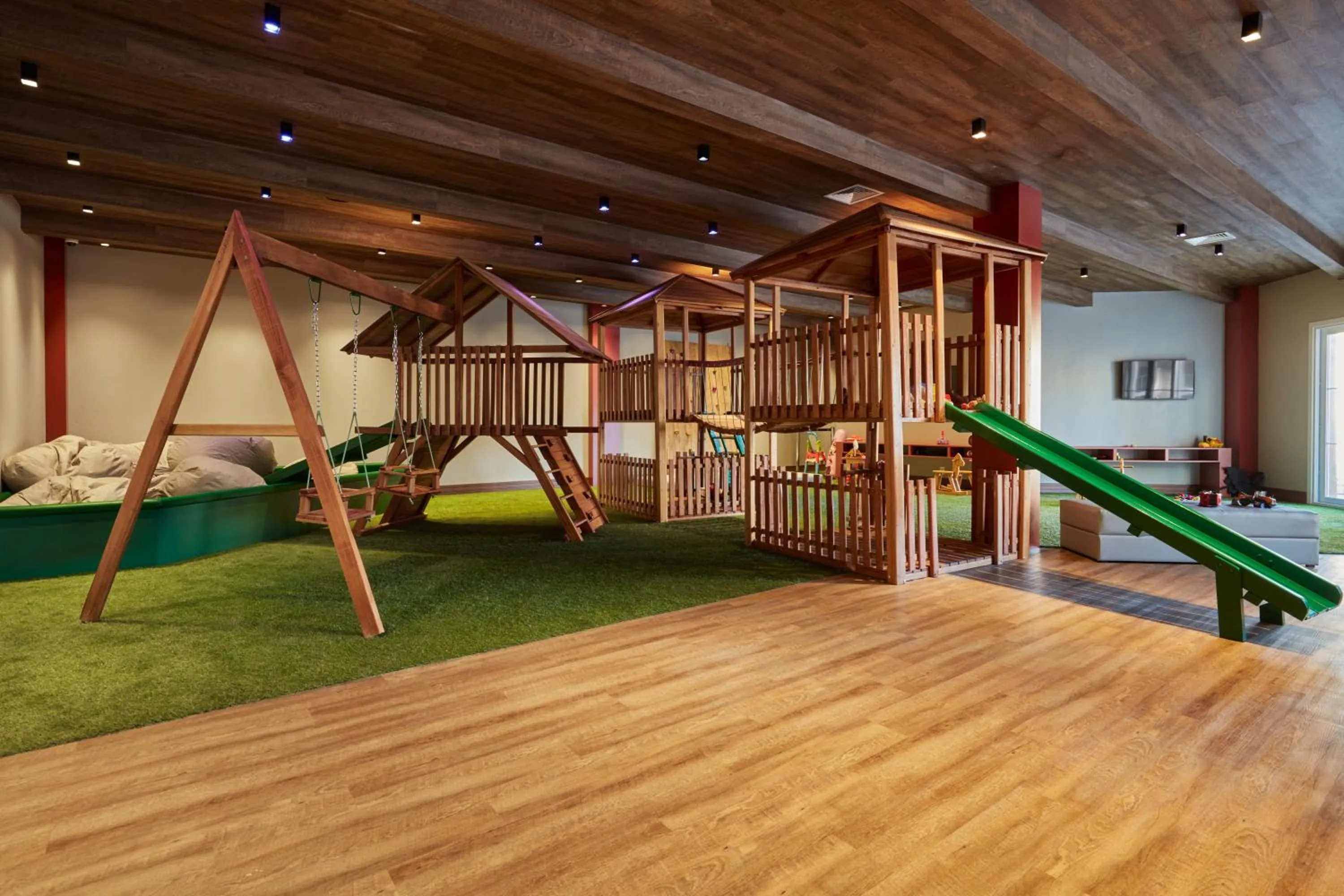 Children play ground in Buona Vitta Gramado Resort & Spa by Gramado Parks