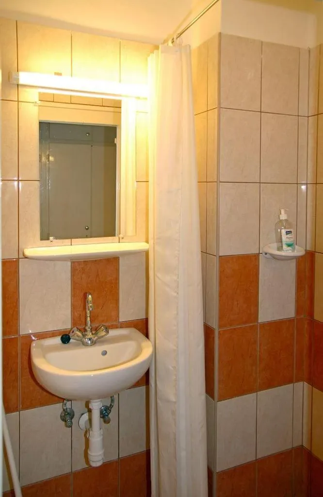 Shower in Hotel Touring