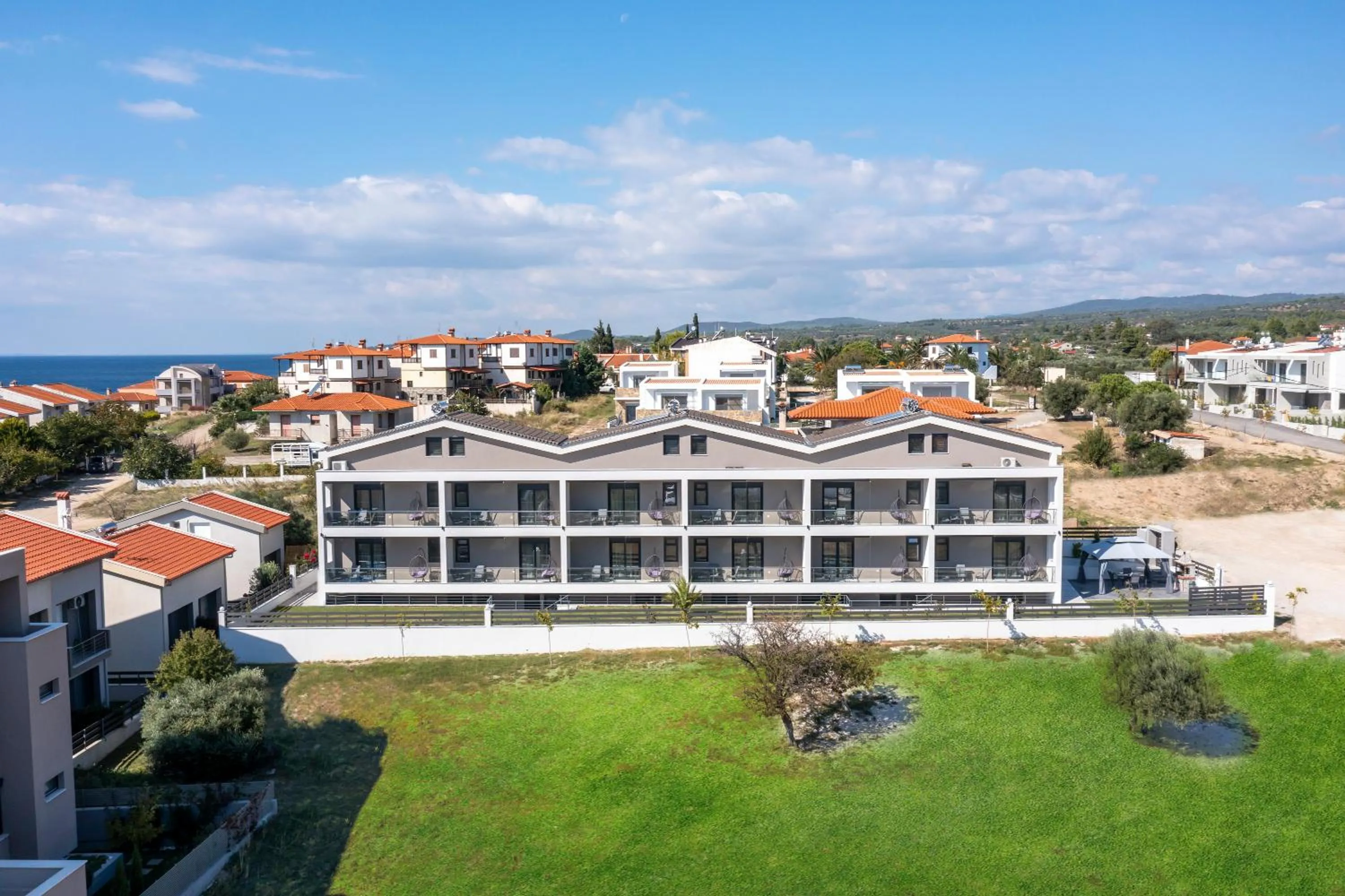 Property building in San Giorgio Apartments Nikiti